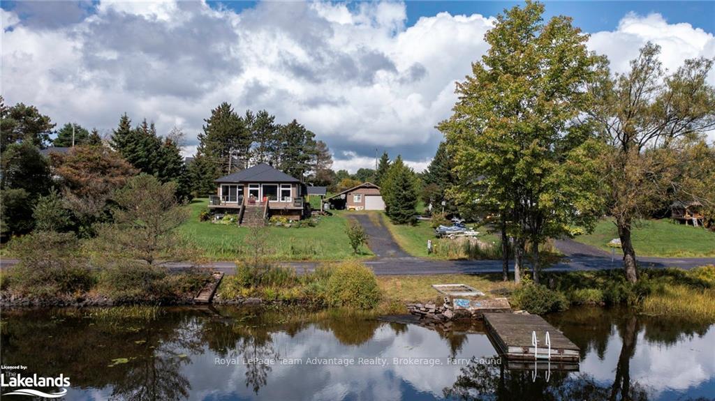 Photo 2 of 12 Lakeshore Road, McKellar — HOMEH