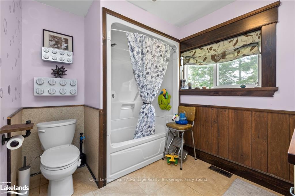 Photo 19 of 12 Lakeshore Road, McKellar — HOMEH