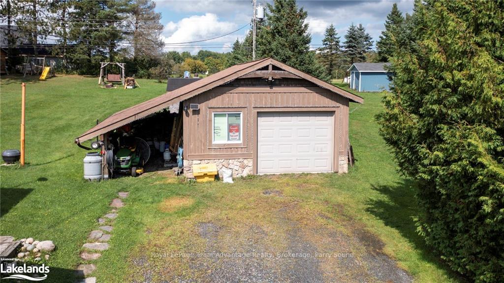 Photo 27 of 12 Lakeshore Road, McKellar — HOMEH