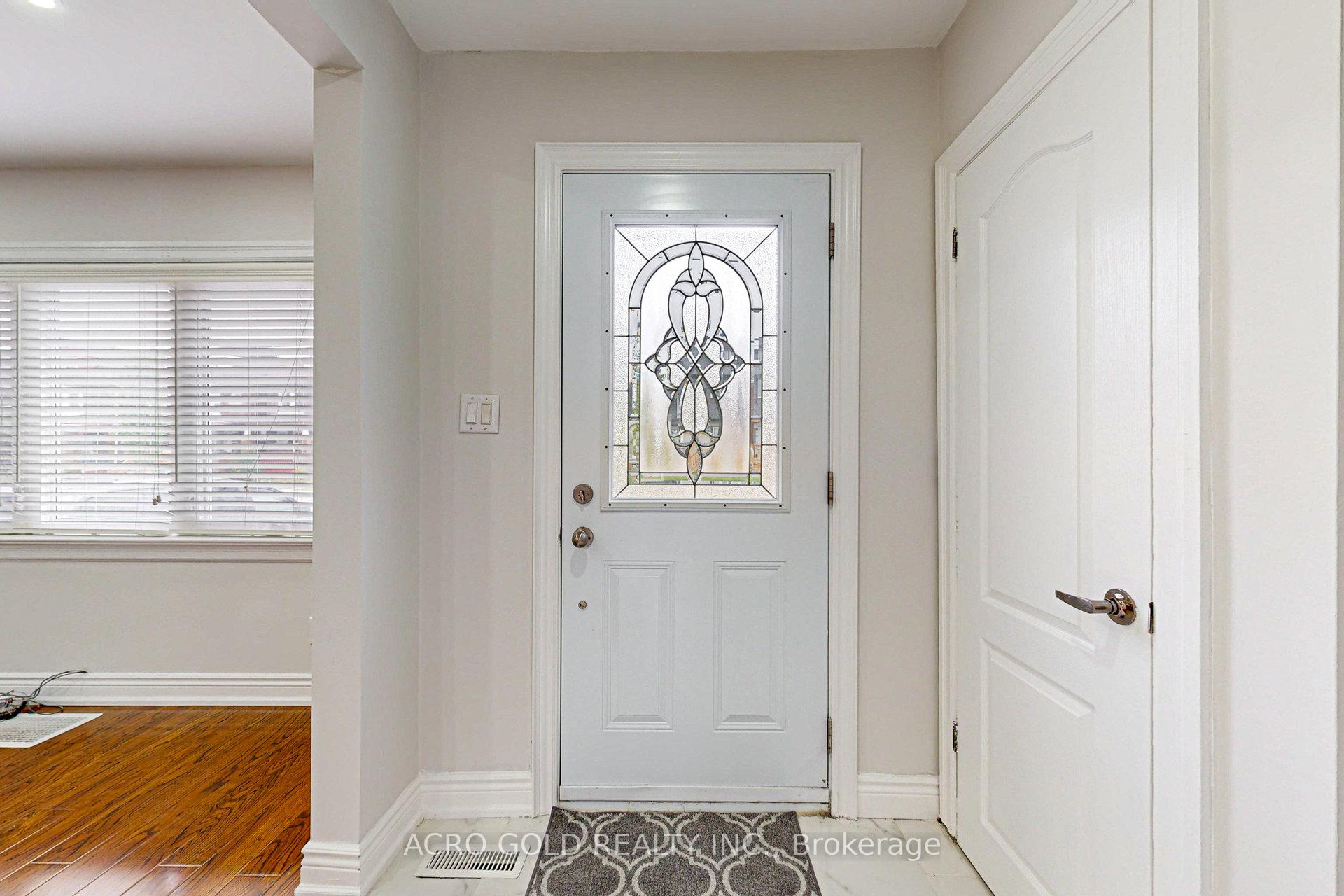 Photo 2 of 192 Wentworth Street S, Hamilton, Stinson — HOMEH