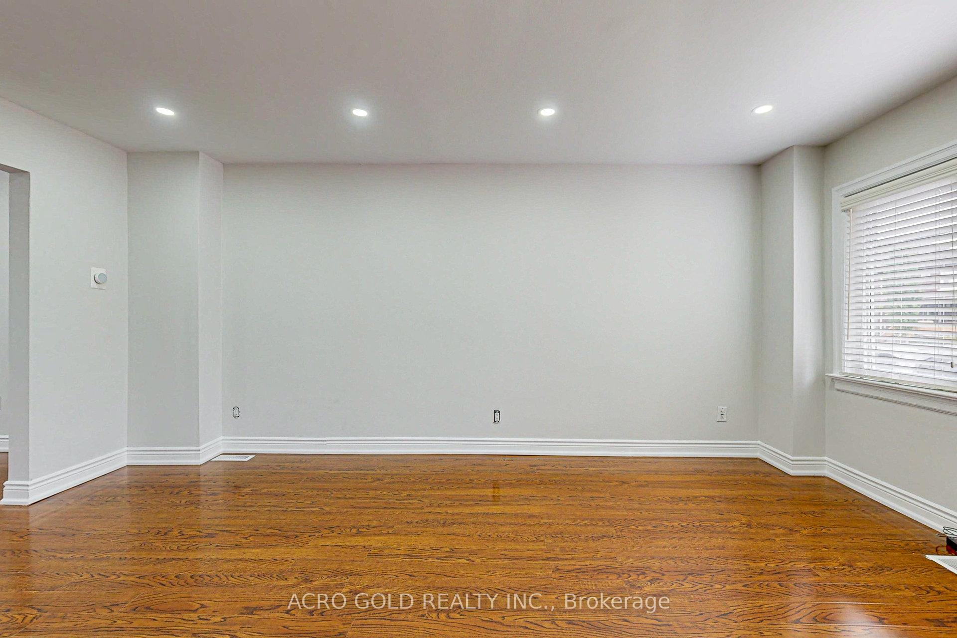 Photo 3 of 192 Wentworth Street S, Hamilton, Stinson — HOMEH