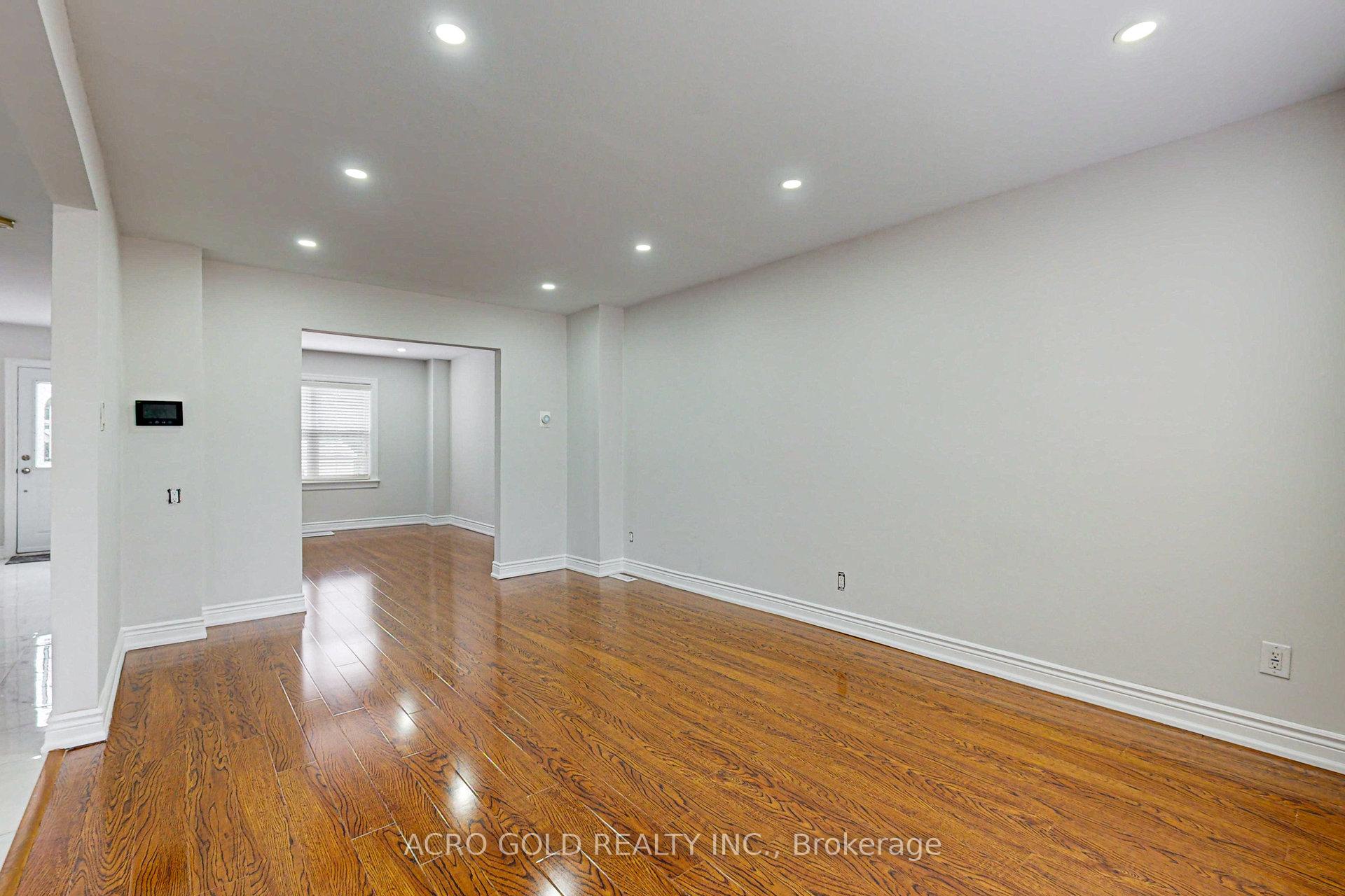 Photo 4 of 192 Wentworth Street S, Hamilton, Stinson — HOMEH