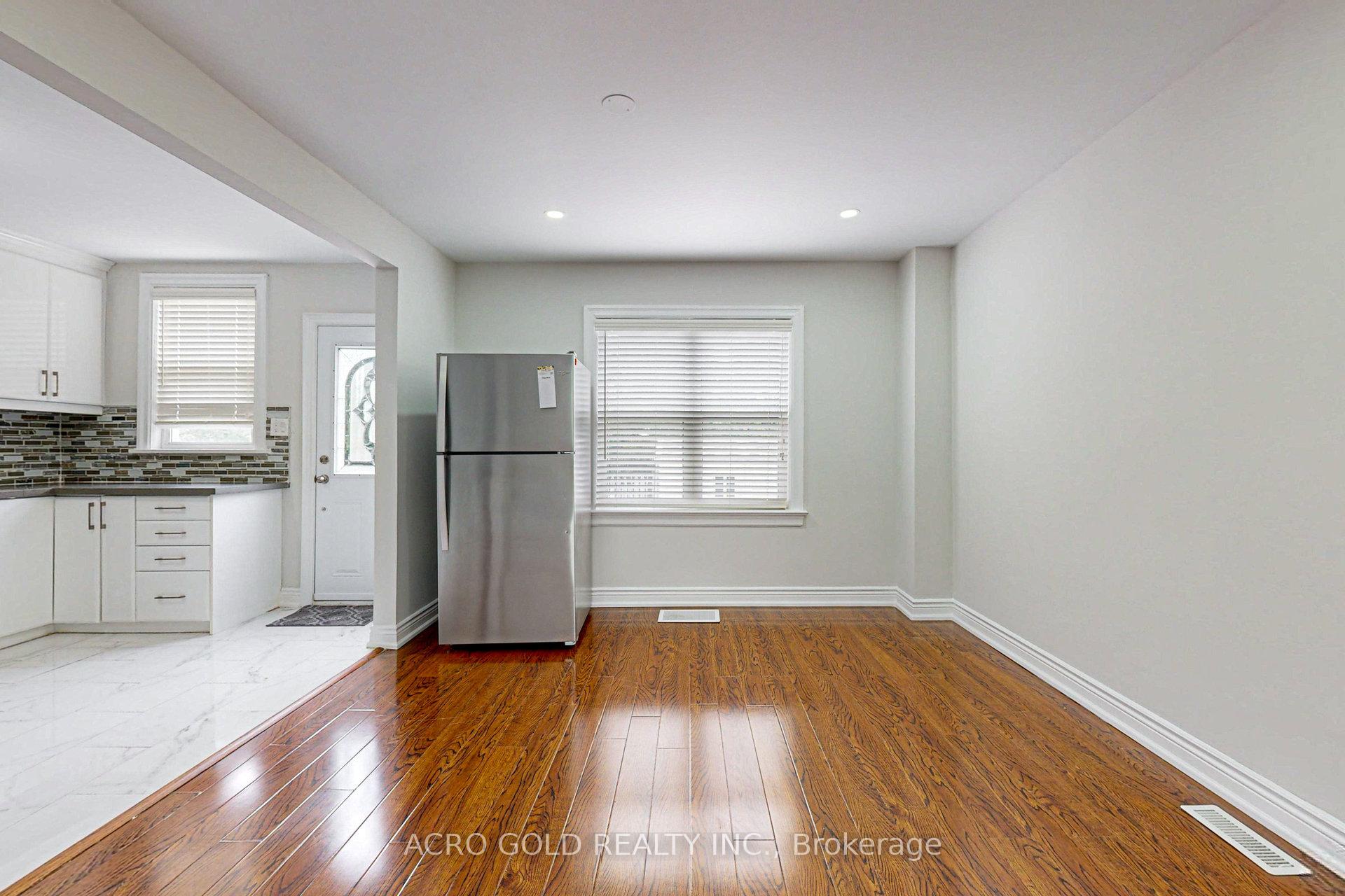 Photo 8 of 192 Wentworth Street S, Hamilton, Stinson — HOMEH
