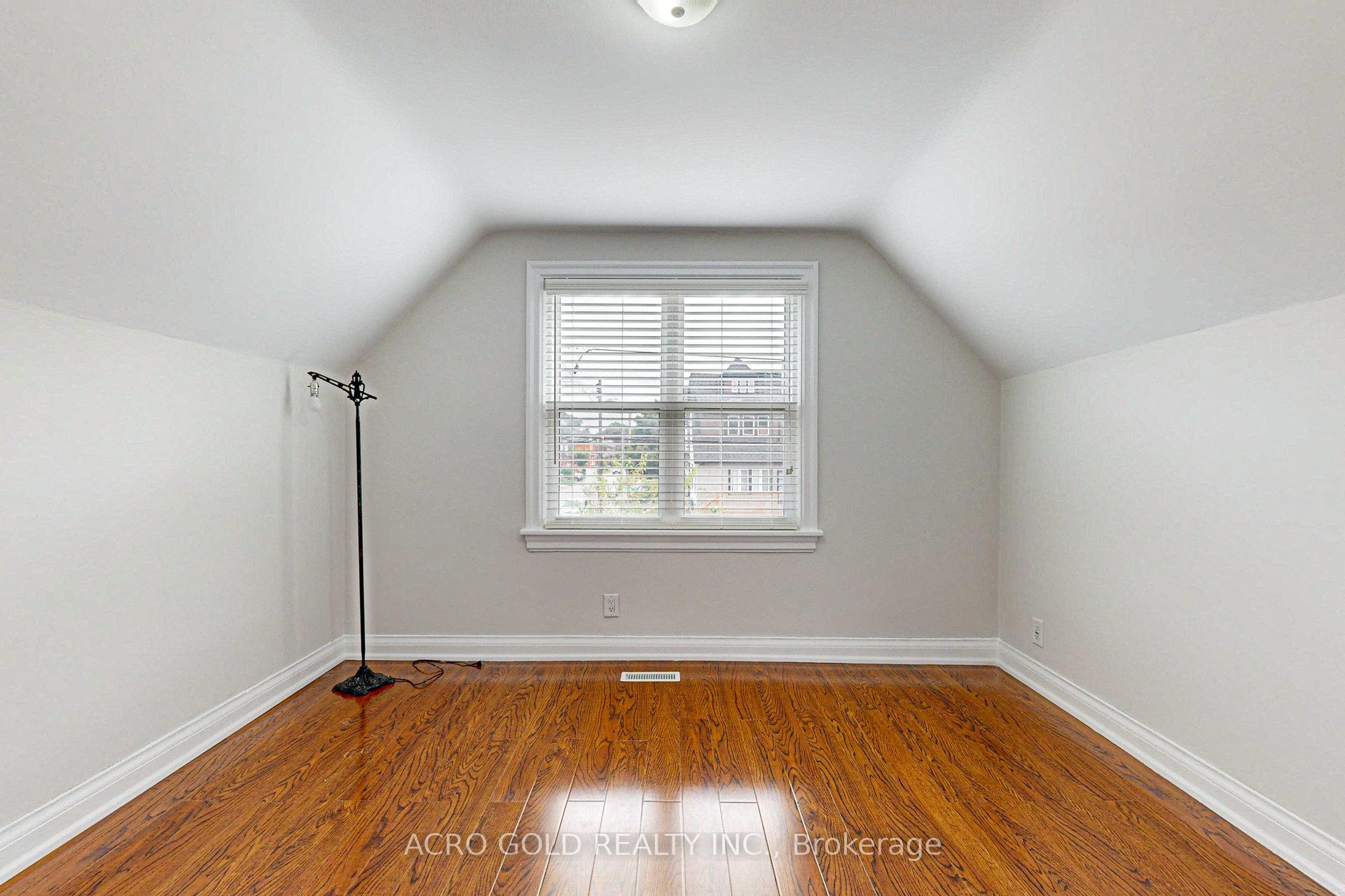 Photo 20 of 192 Wentworth Street S, Hamilton, Stinson — HOMEH