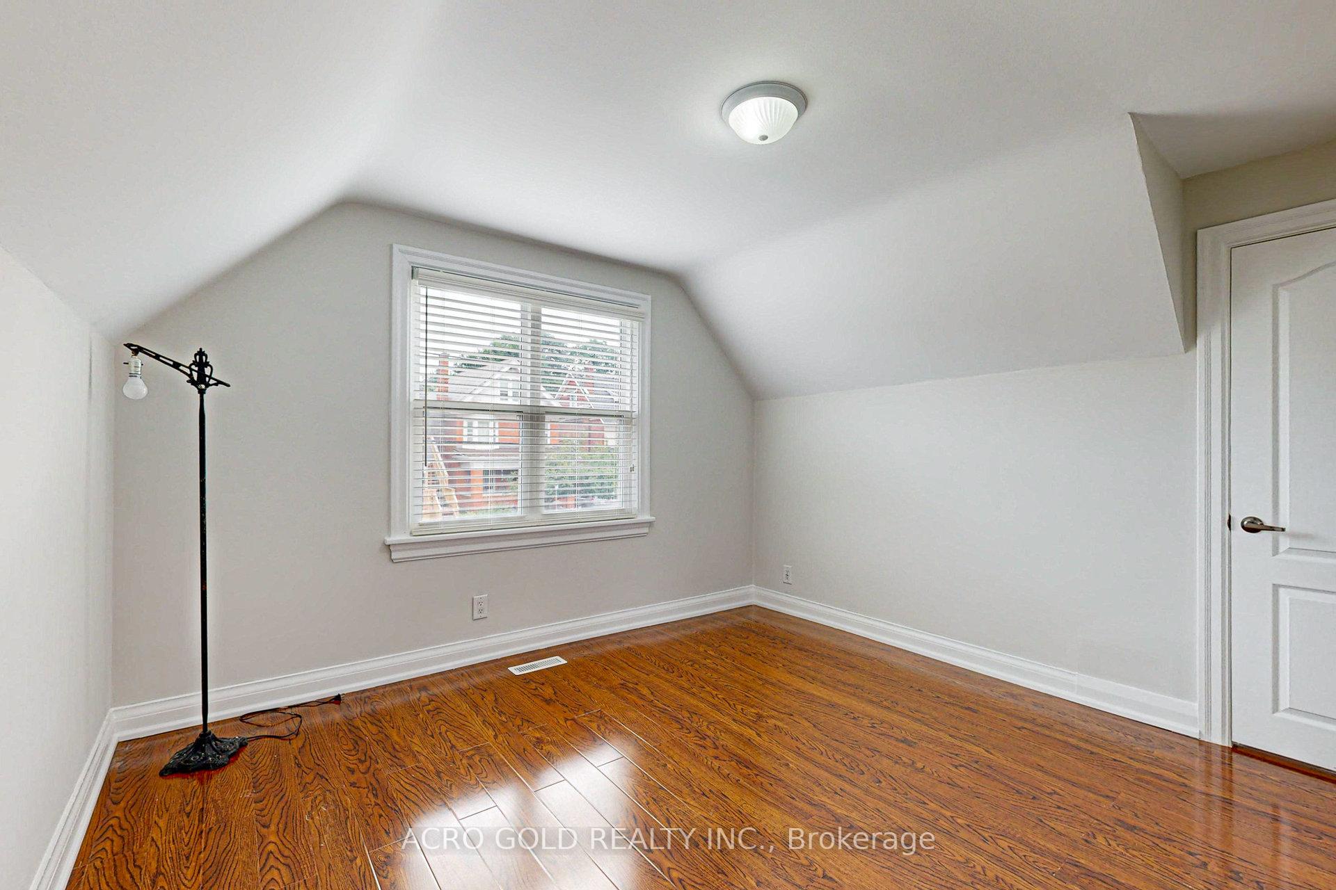 Photo 21 of 192 Wentworth Street S, Hamilton, Stinson — HOMEH