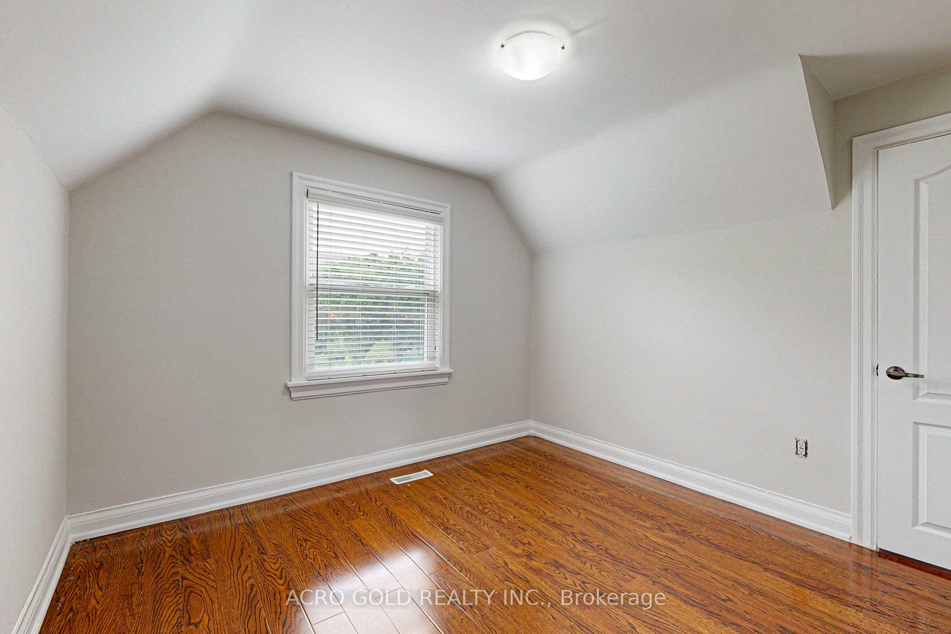 Photo 25 of 192 Wentworth Street S, Hamilton, Stinson — HOMEH