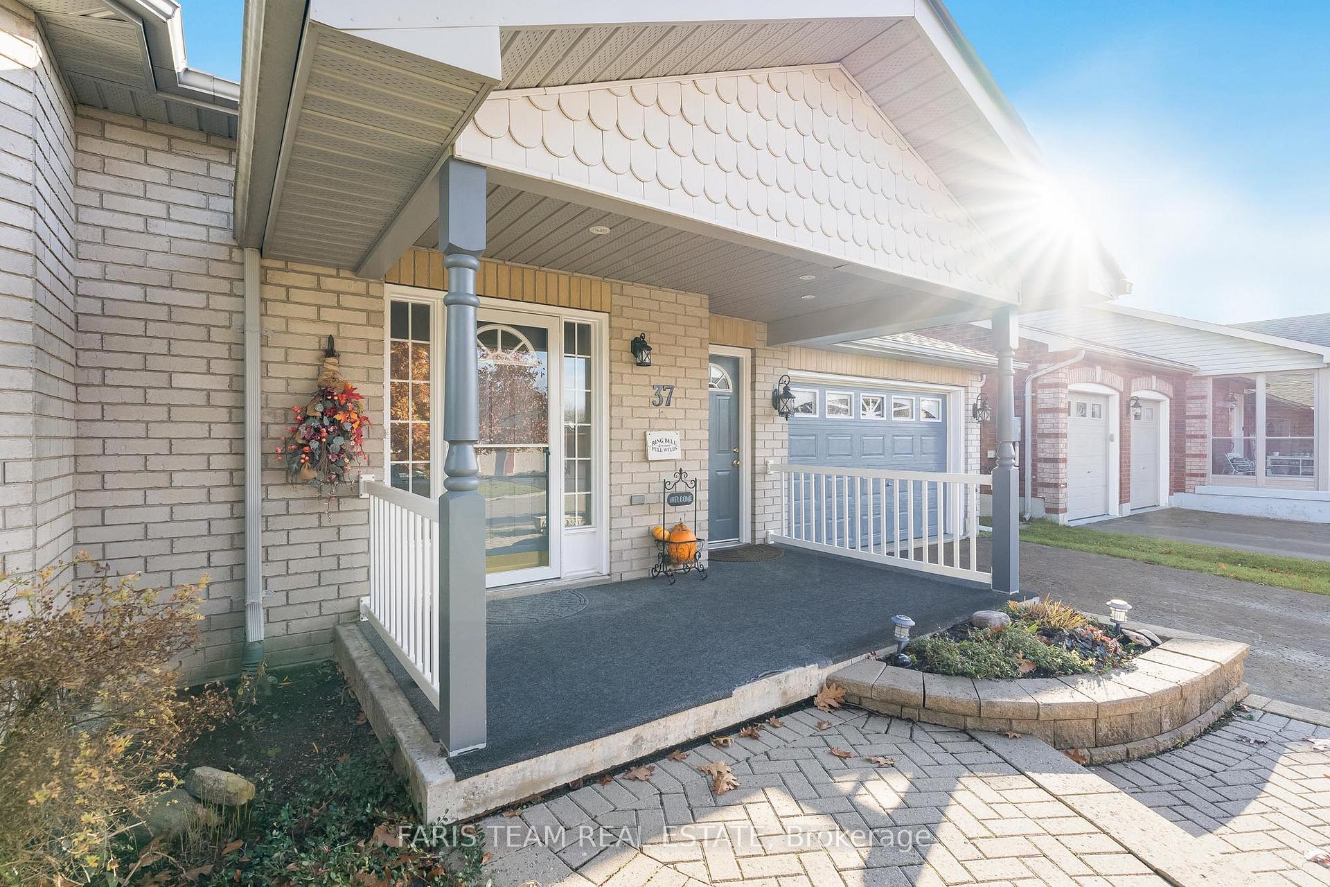Photo 2 of 37 Player Drive, Barrie, East Bayfield — HOMEH