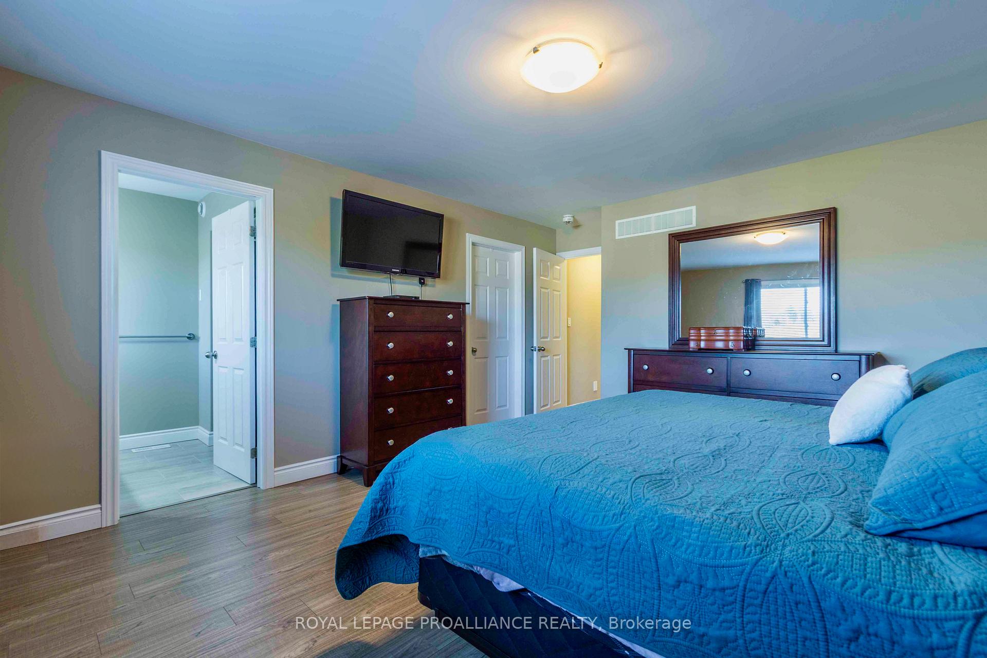 Photo 18 of 17 Pier Drive, Brighton — HOMEH