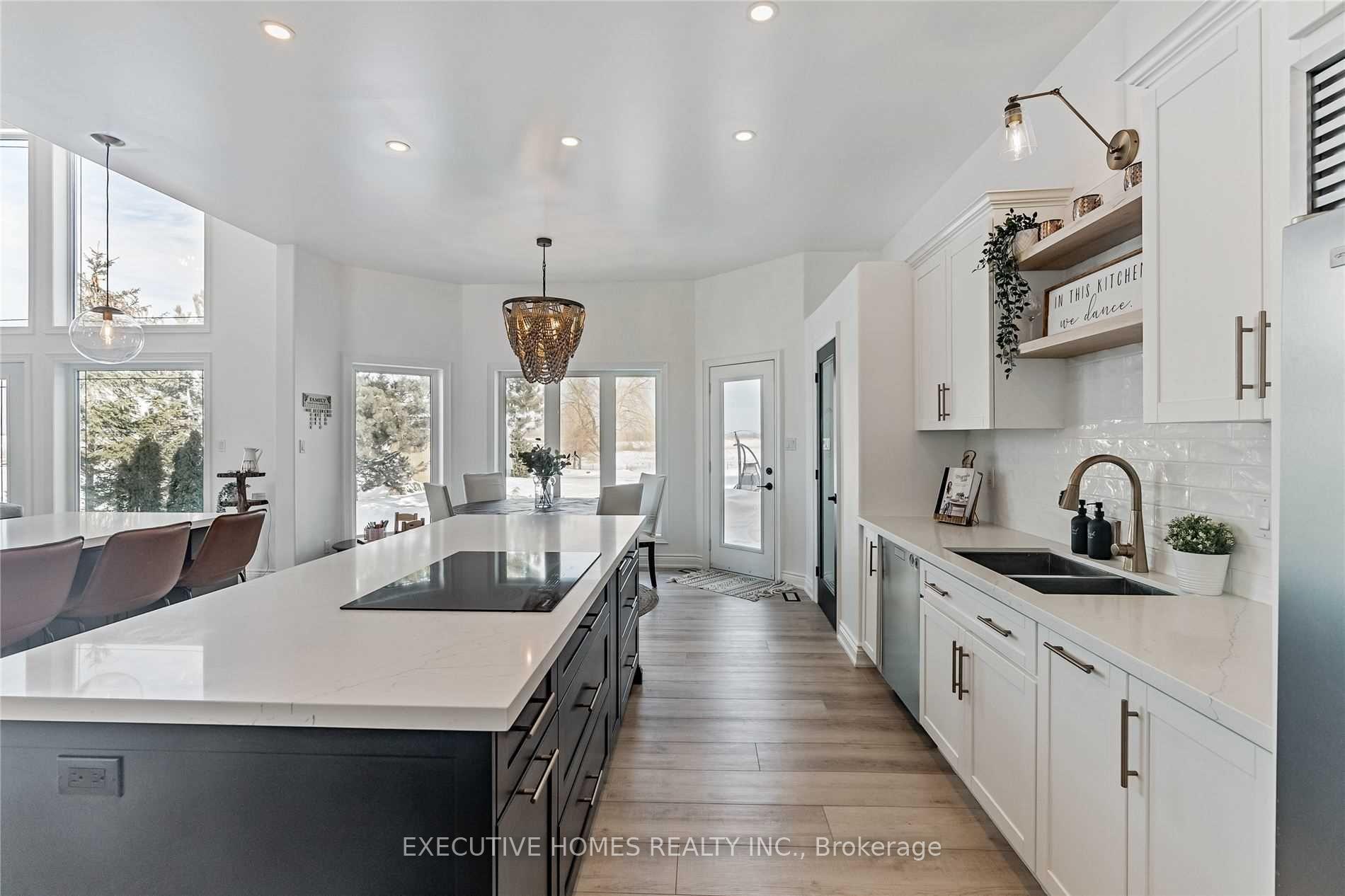 Photo 10 of 769 Mud Street E, Hamilton, Rural Stoney Creek — HOMEH