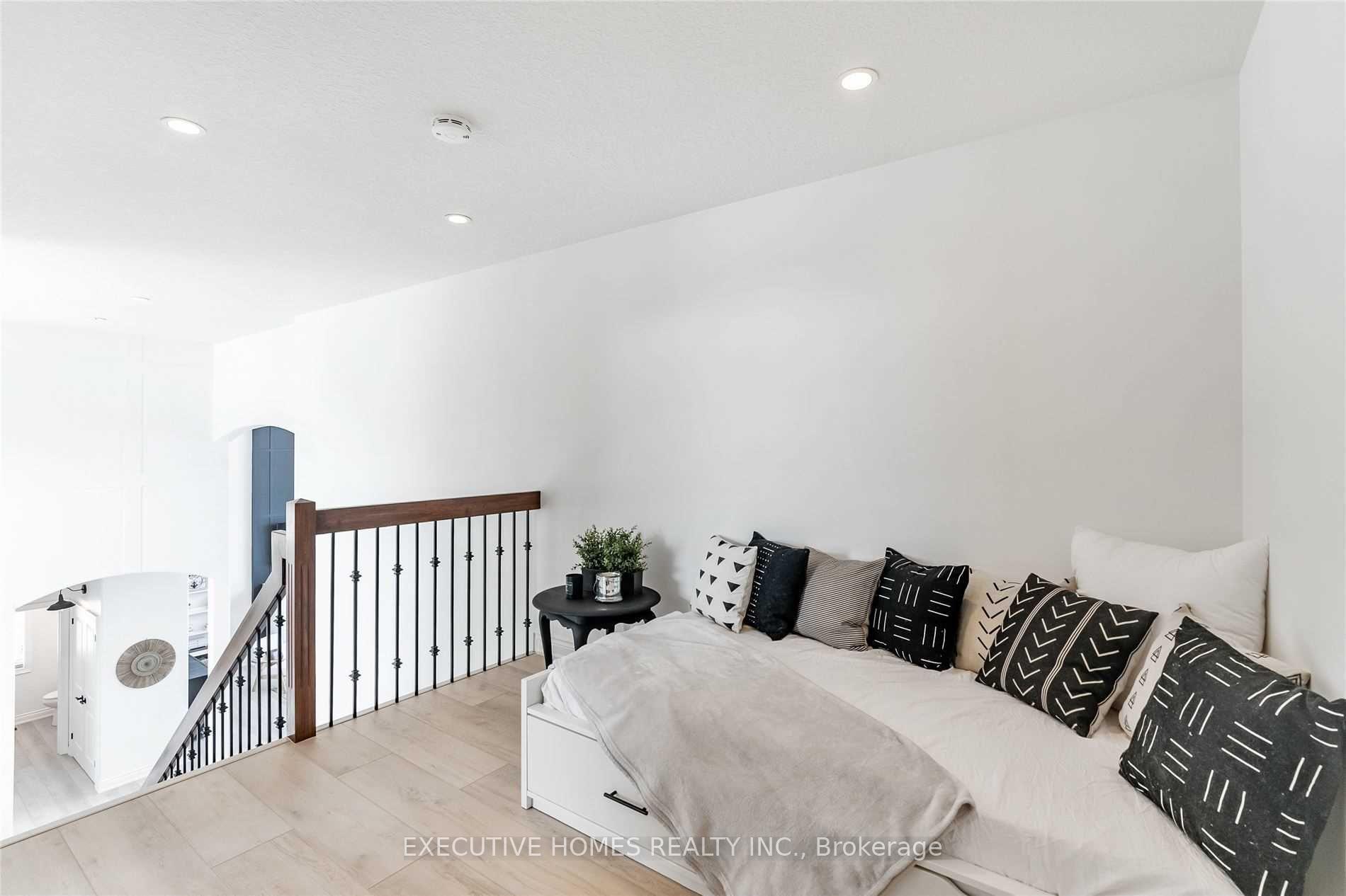 Photo 12 of 769 Mud Street E, Hamilton, Rural Stoney Creek — HOMEH
