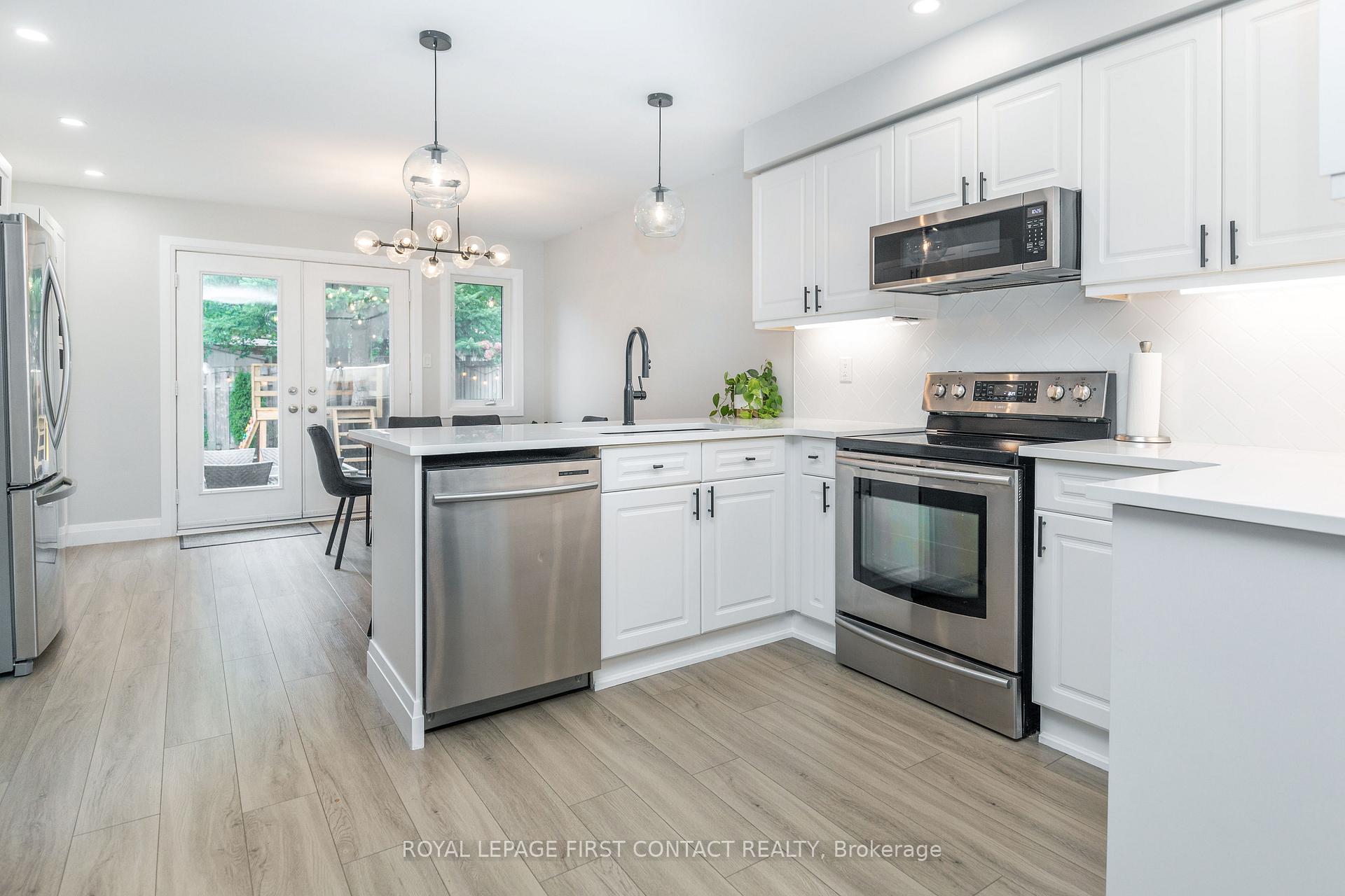 Photo 12 of 72 Gore Drive, Barrie, Ardagh — HOMEH