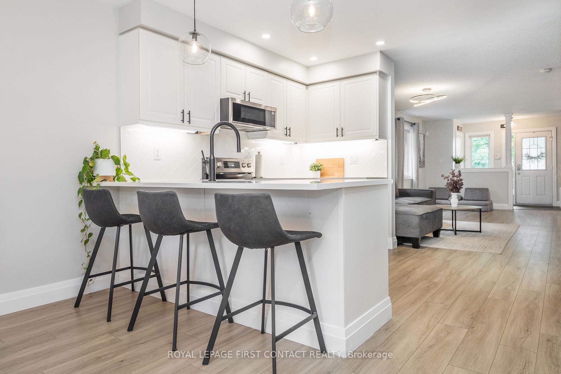 Photo 15 of 72 Gore Drive, Barrie, Ardagh — HOMEH