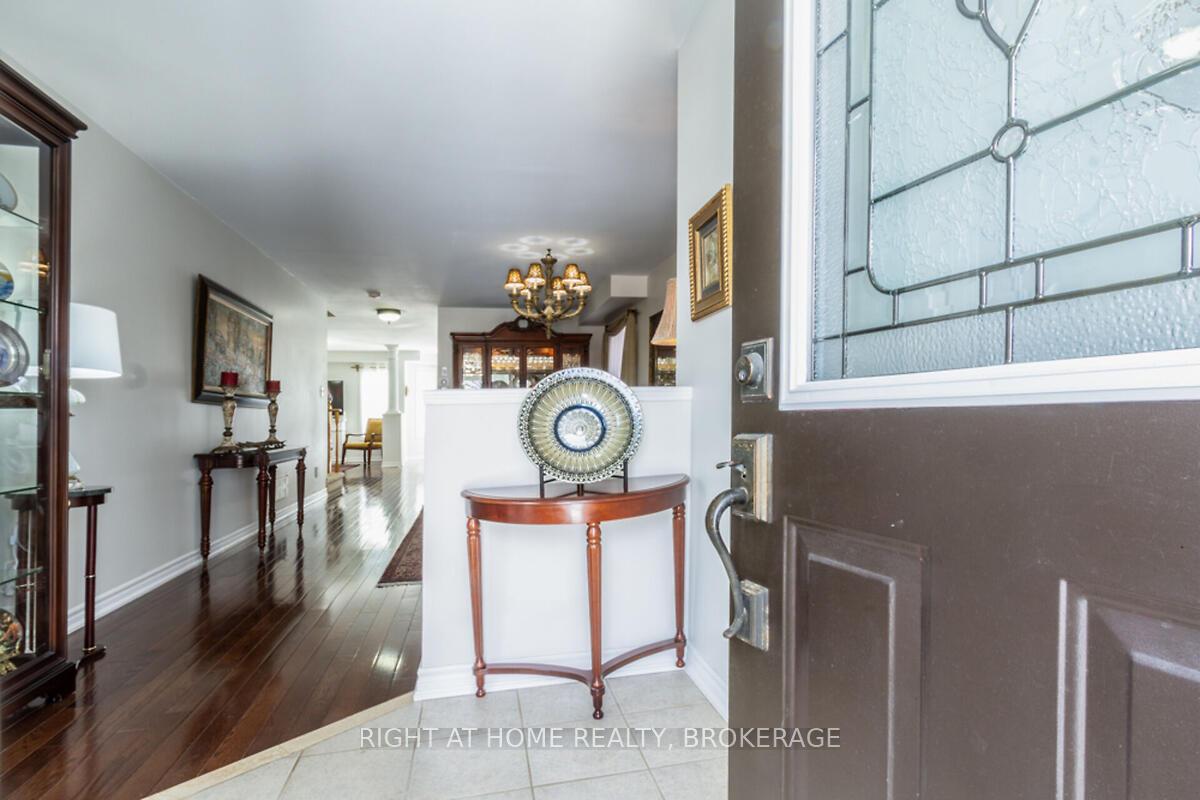 Photo 3 of 34 Penbridge Circle, Brampton, Fletcher's Meadow — HOMEH