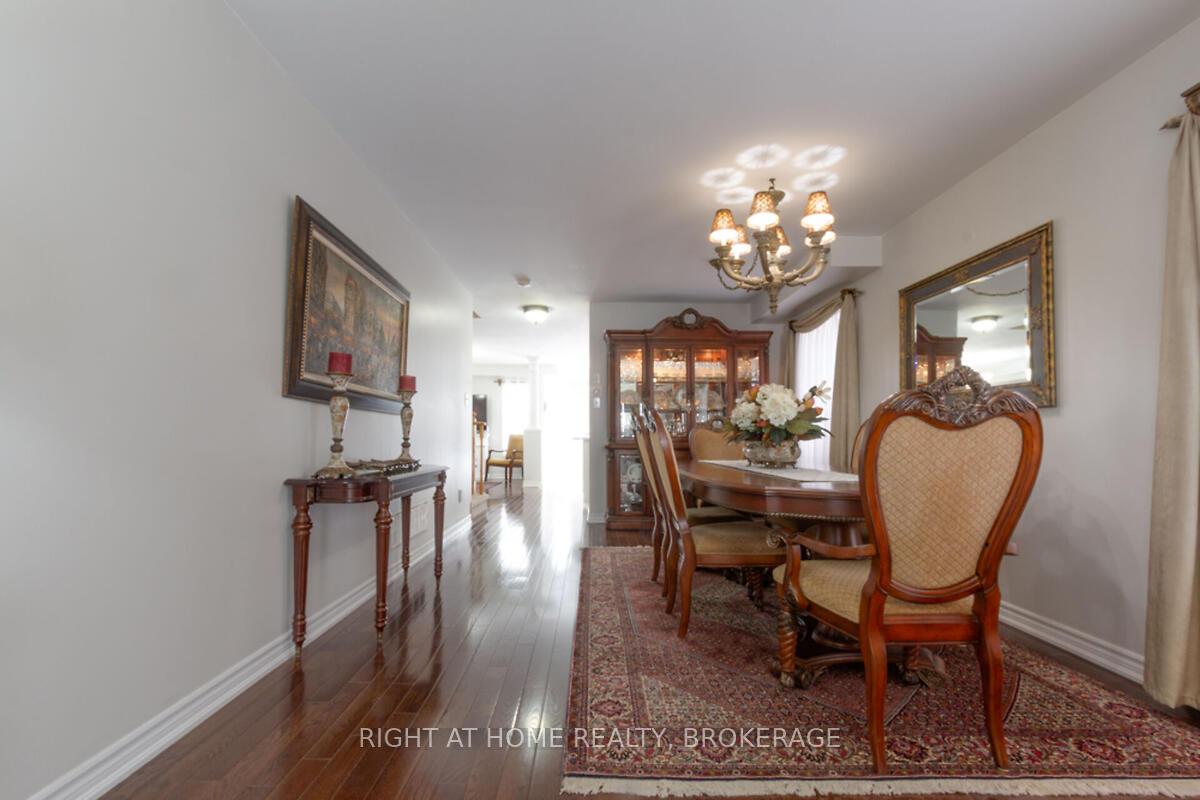 Photo 4 of 34 Penbridge Circle, Brampton, Fletcher's Meadow — HOMEH