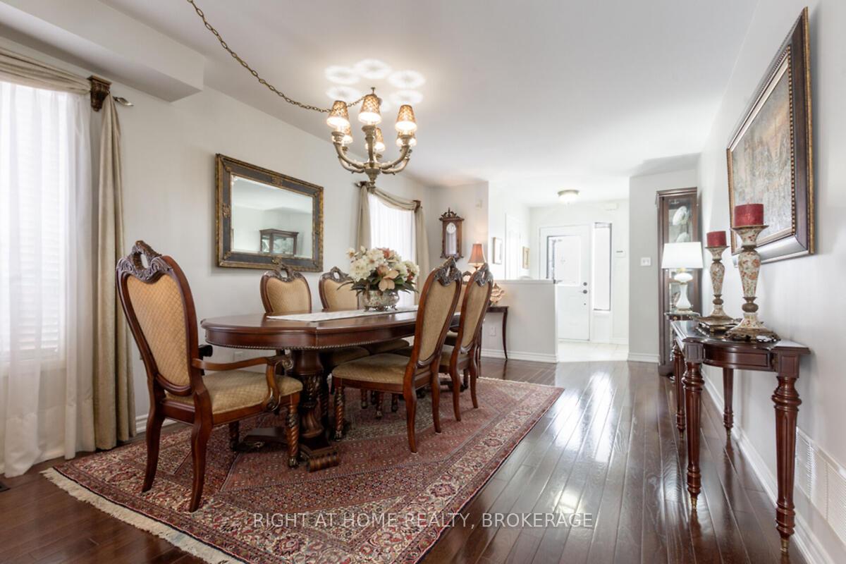 Photo 5 of 34 Penbridge Circle, Brampton, Fletcher's Meadow — HOMEH
