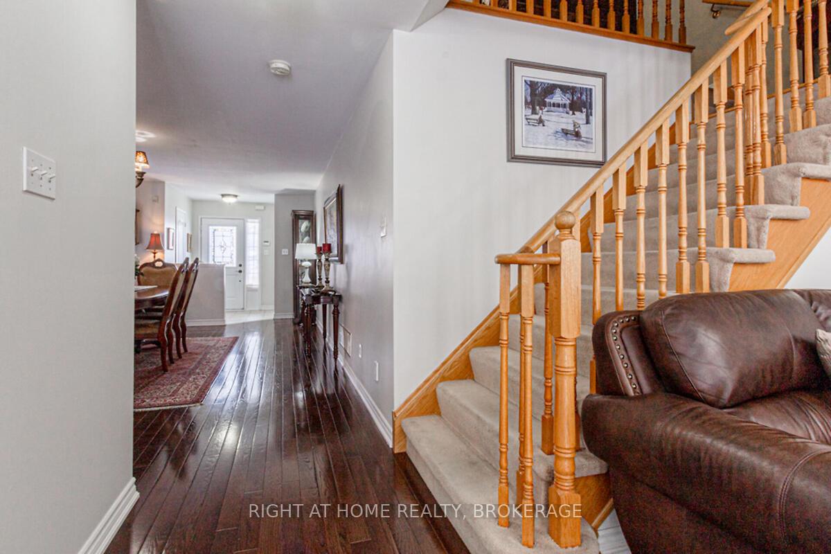 Photo 17 of 34 Penbridge Circle, Brampton, Fletcher's Meadow — HOMEH