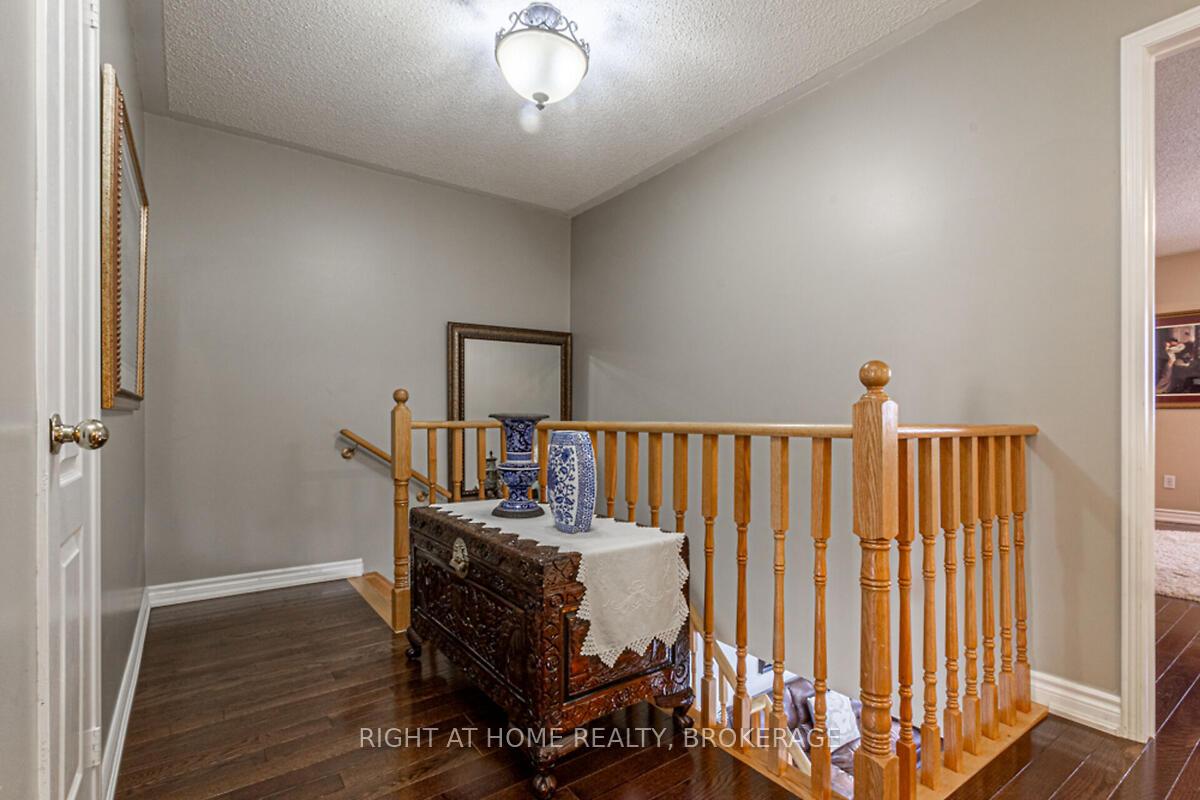 Photo 19 of 34 Penbridge Circle, Brampton, Fletcher's Meadow — HOMEH