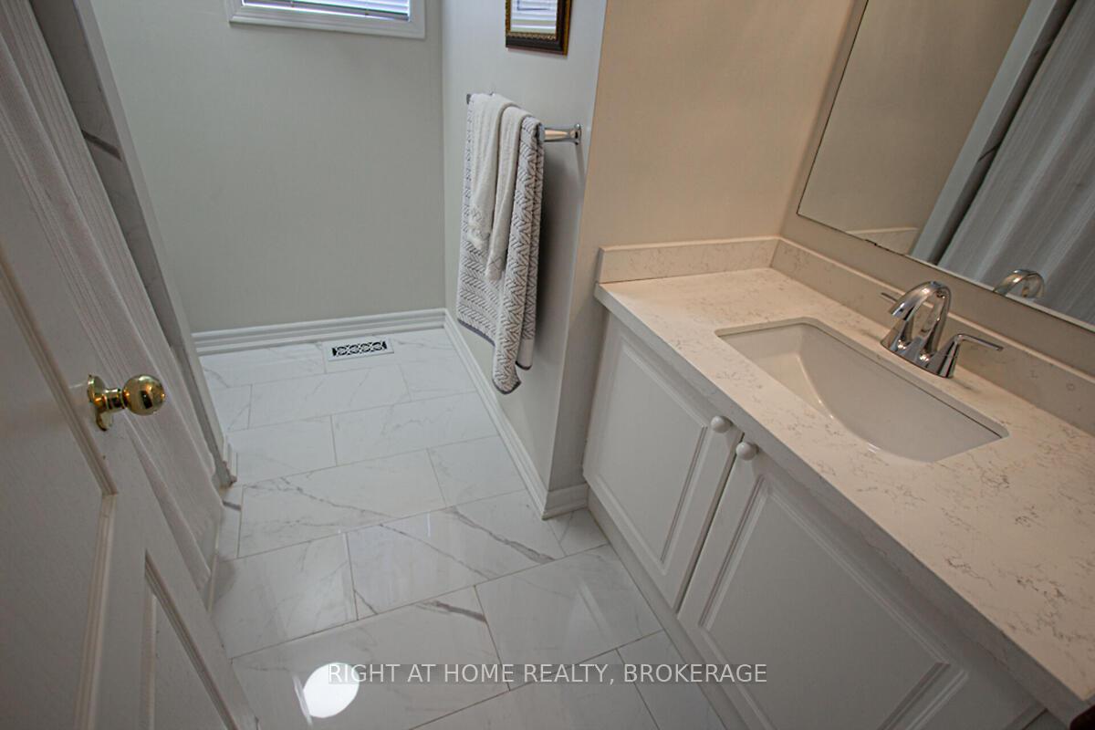 Photo 33 of 34 Penbridge Circle, Brampton, Fletcher's Meadow — HOMEH