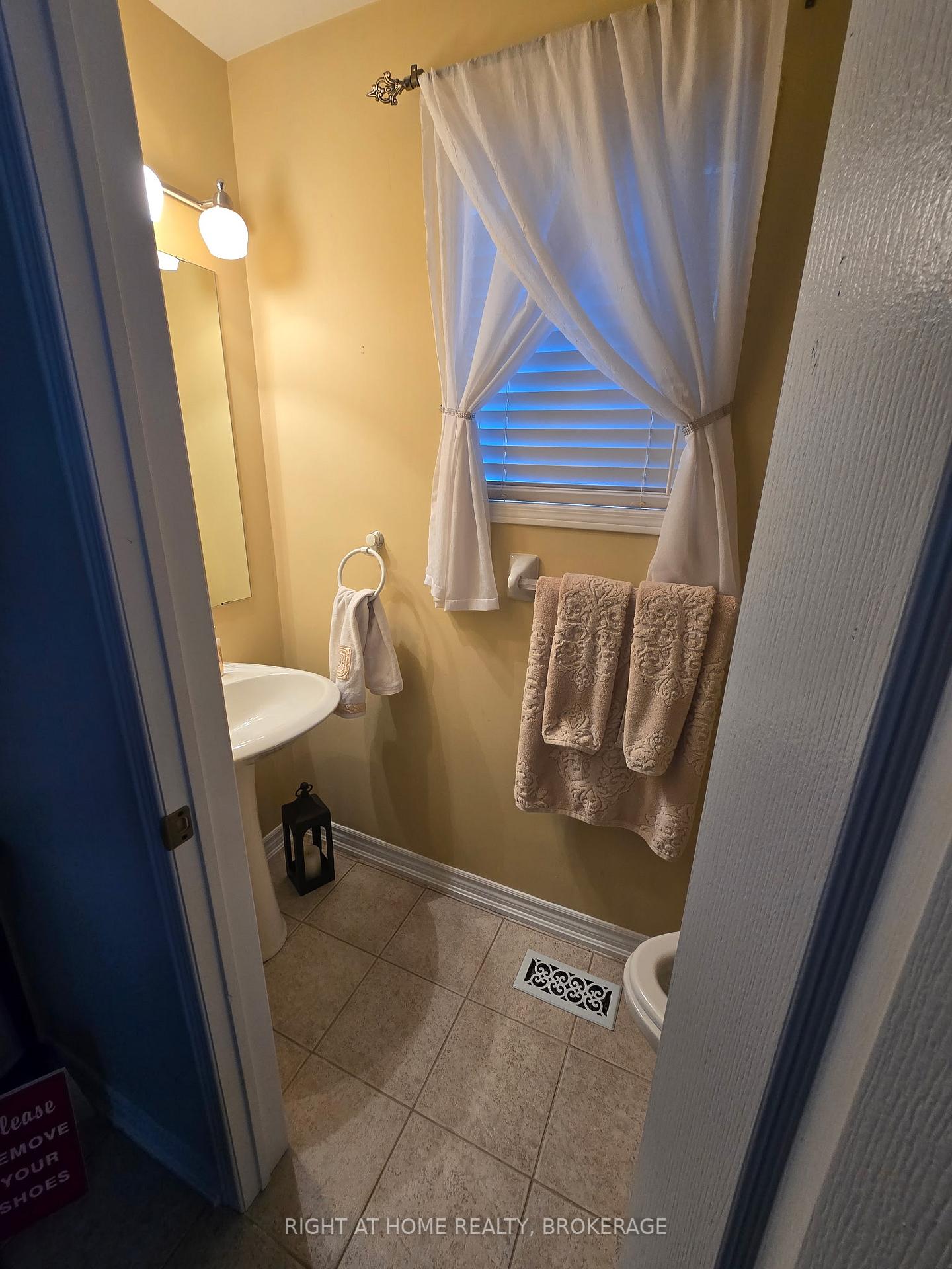 Photo 44 of 34 Penbridge Circle, Brampton, Fletcher's Meadow — HOMEH