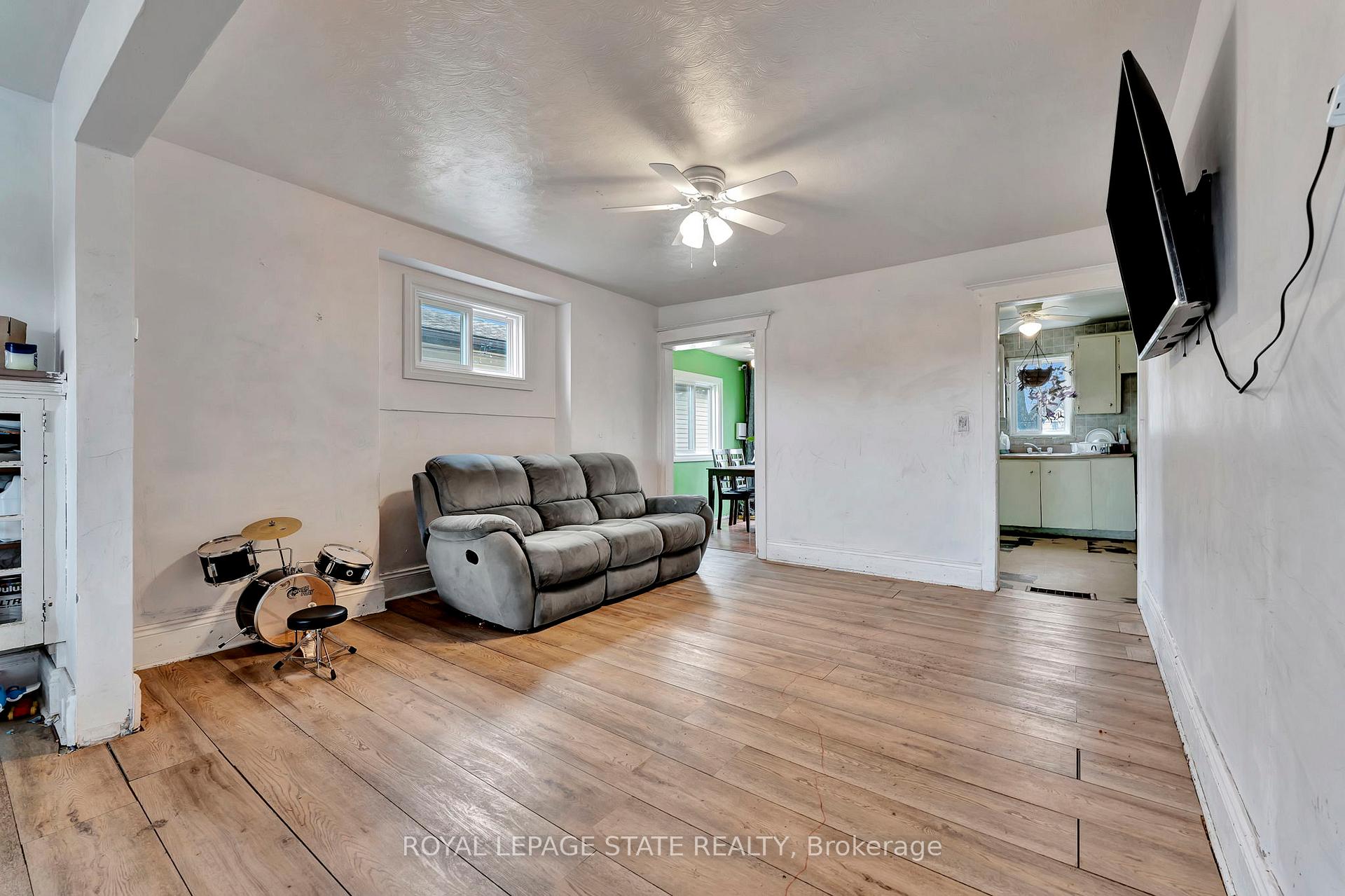 Photo 7 of 401 Strathearne Avenue, Hamilton, Homeside — HOMEH
