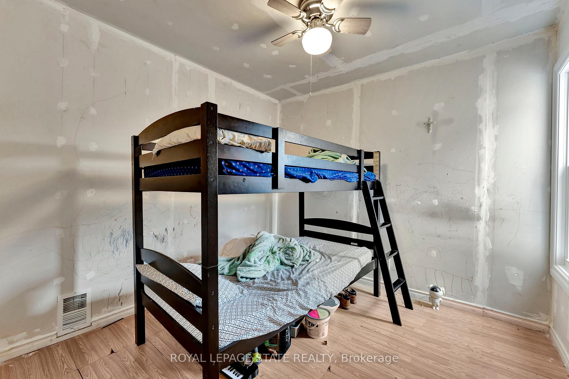 Photo 14 of 401 Strathearne Avenue, Hamilton, Homeside — HOMEH