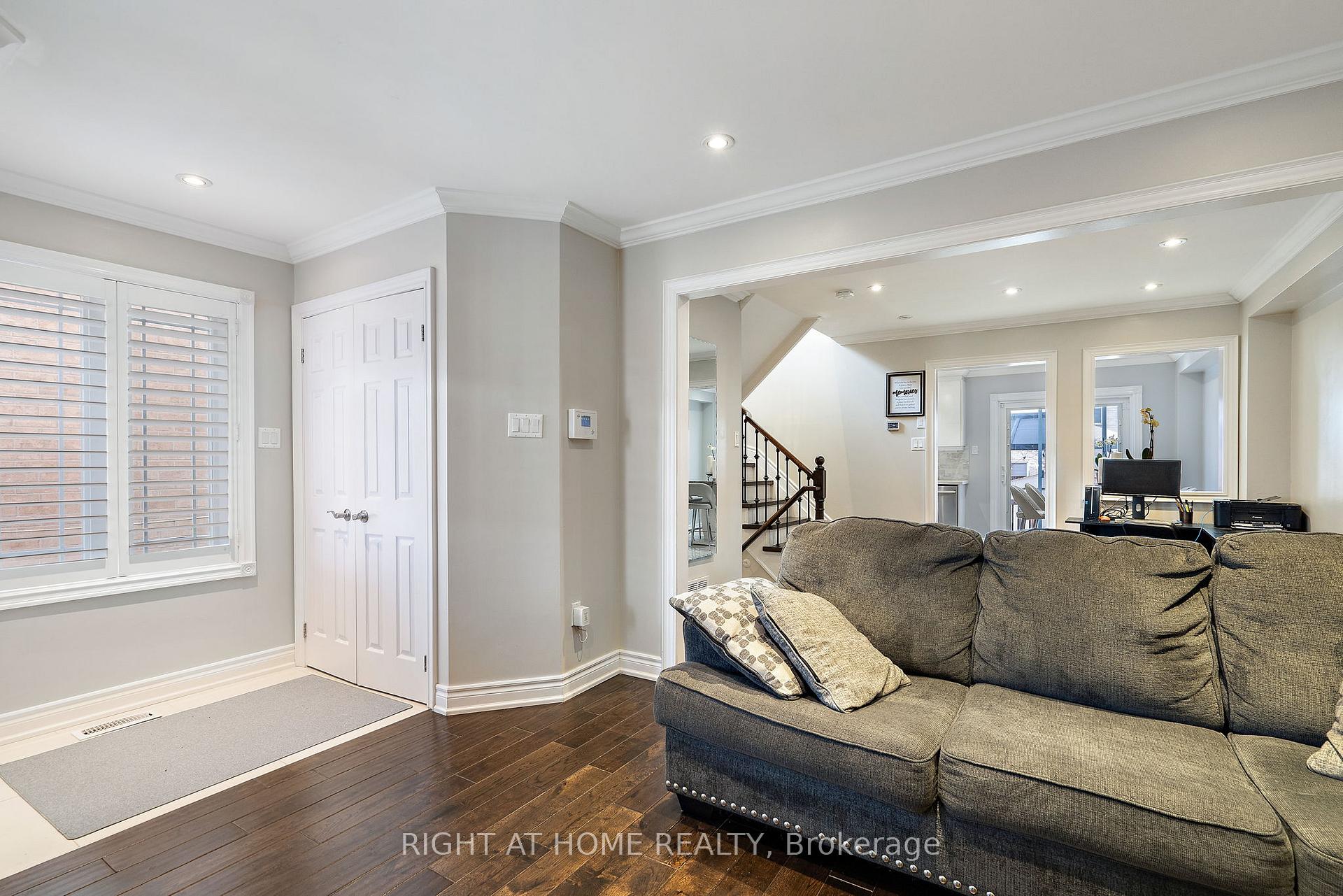Photo 5 of 49 Weather Vane Lane, Brampton, Fletcher's Creek Village — HOMEH