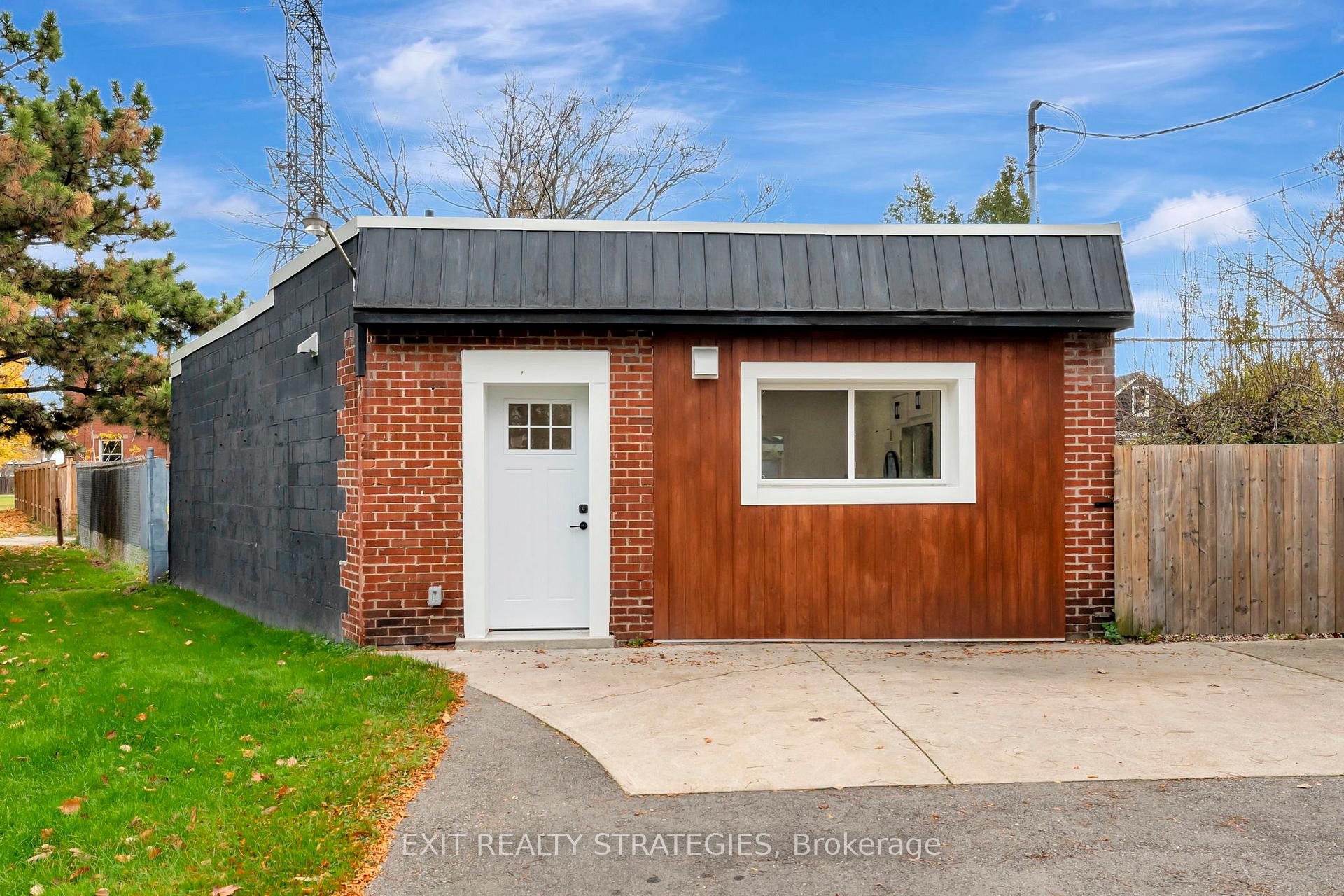 Photo 3 of 306 Paling Avenue, Hamilton, Homeside — HOMEH