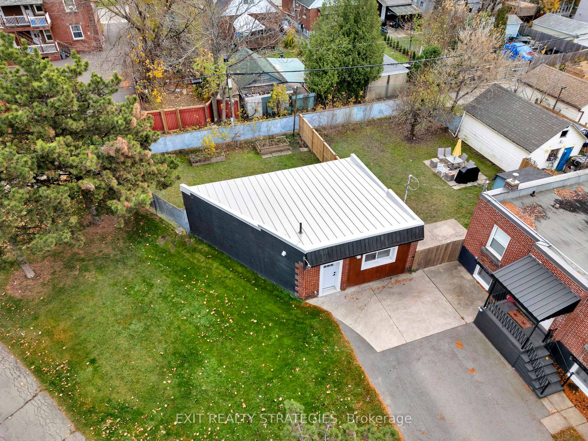 Photo 4 of 306 Paling Avenue, Hamilton, Homeside — HOMEH