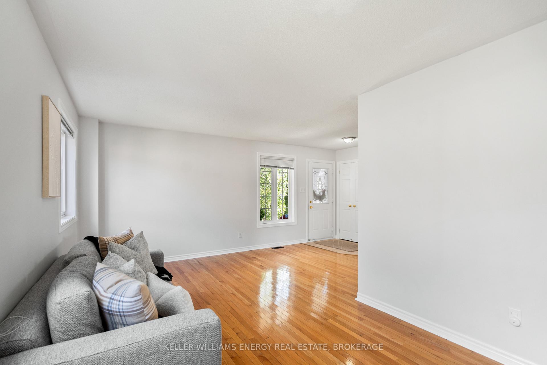 Photo 9 of 82 Bird Street, Barrie, Edgehill Drive — HOMEH