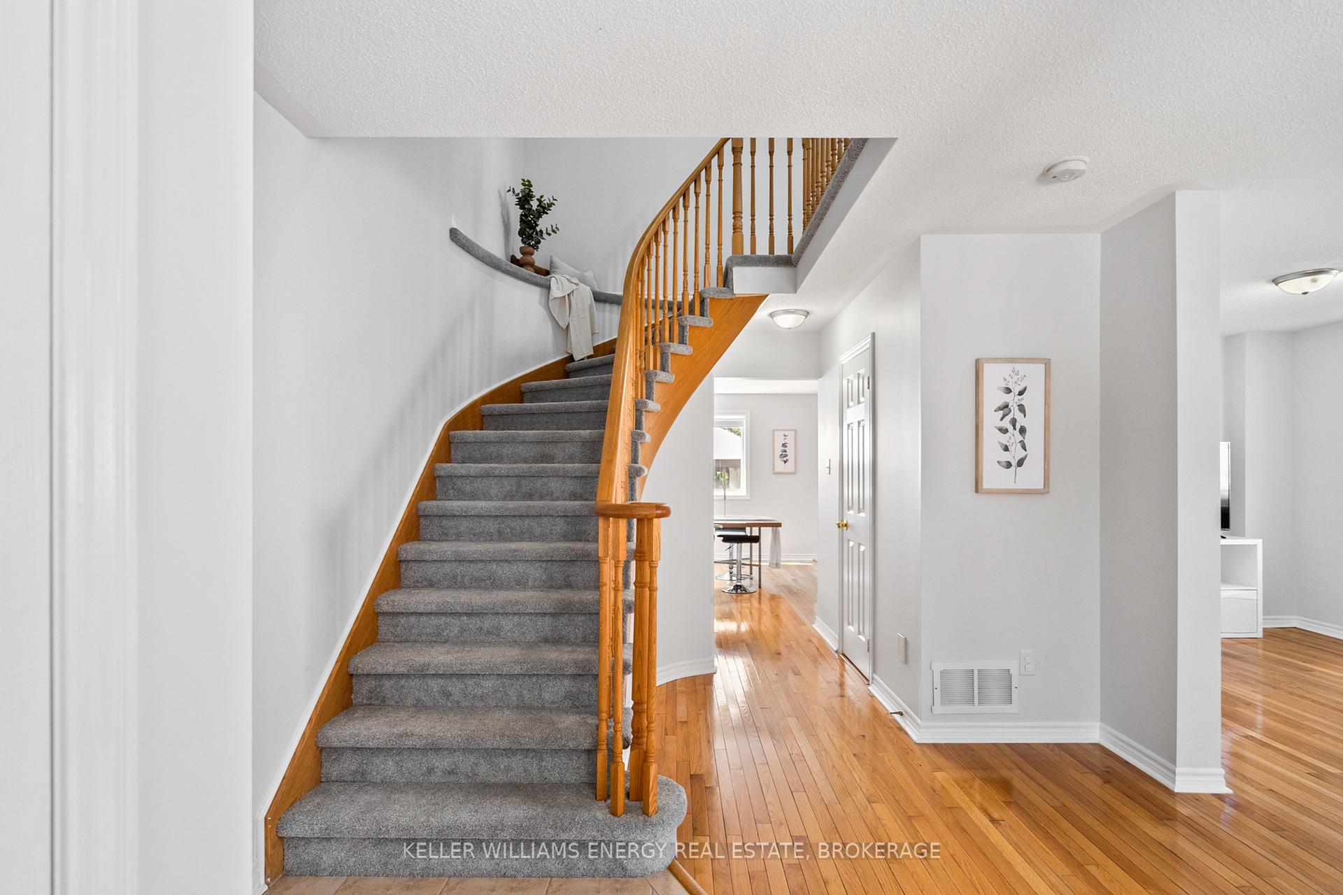 Photo 61 of 82 Bird Street, Barrie, Edgehill Drive — HOMEH