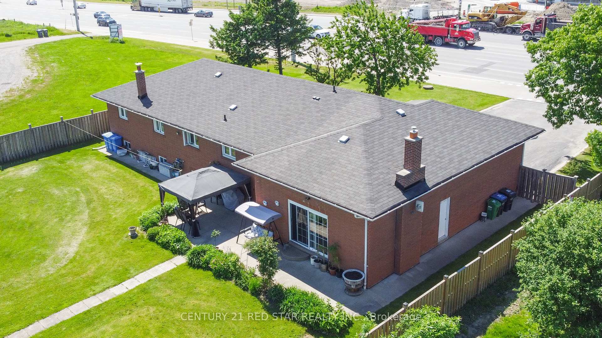Front of 5955 Mayfield Road