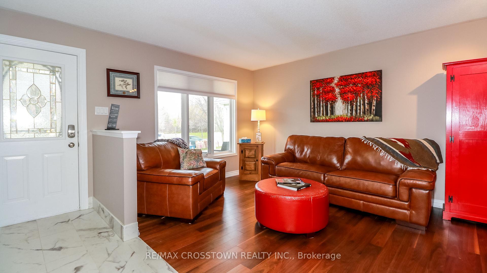 Photo 2 of 99 Leggott Avenue, Barrie, Painswick South — HOMEH