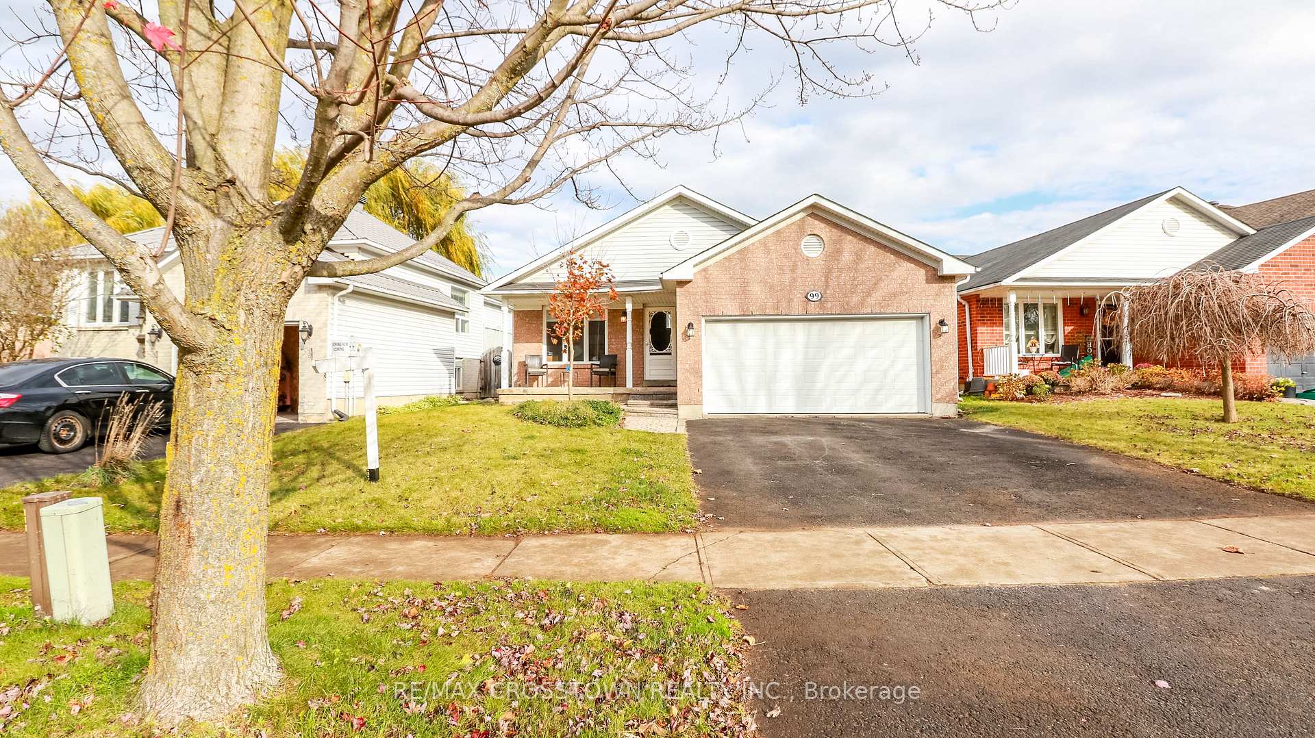 Photo 4 of 99 Leggott Avenue, Barrie, Painswick South — HOMEH