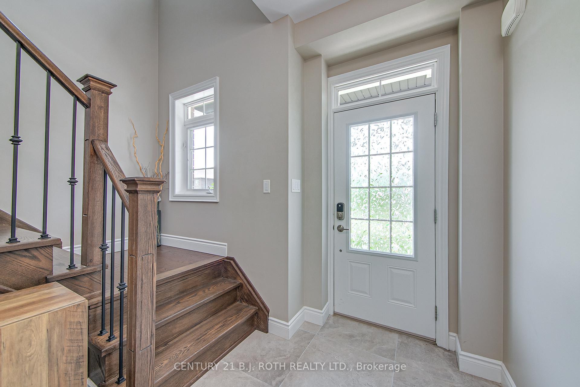 Photo 2 of 165 Bishop Drive E, Barrie, Ardagh — HOMEH