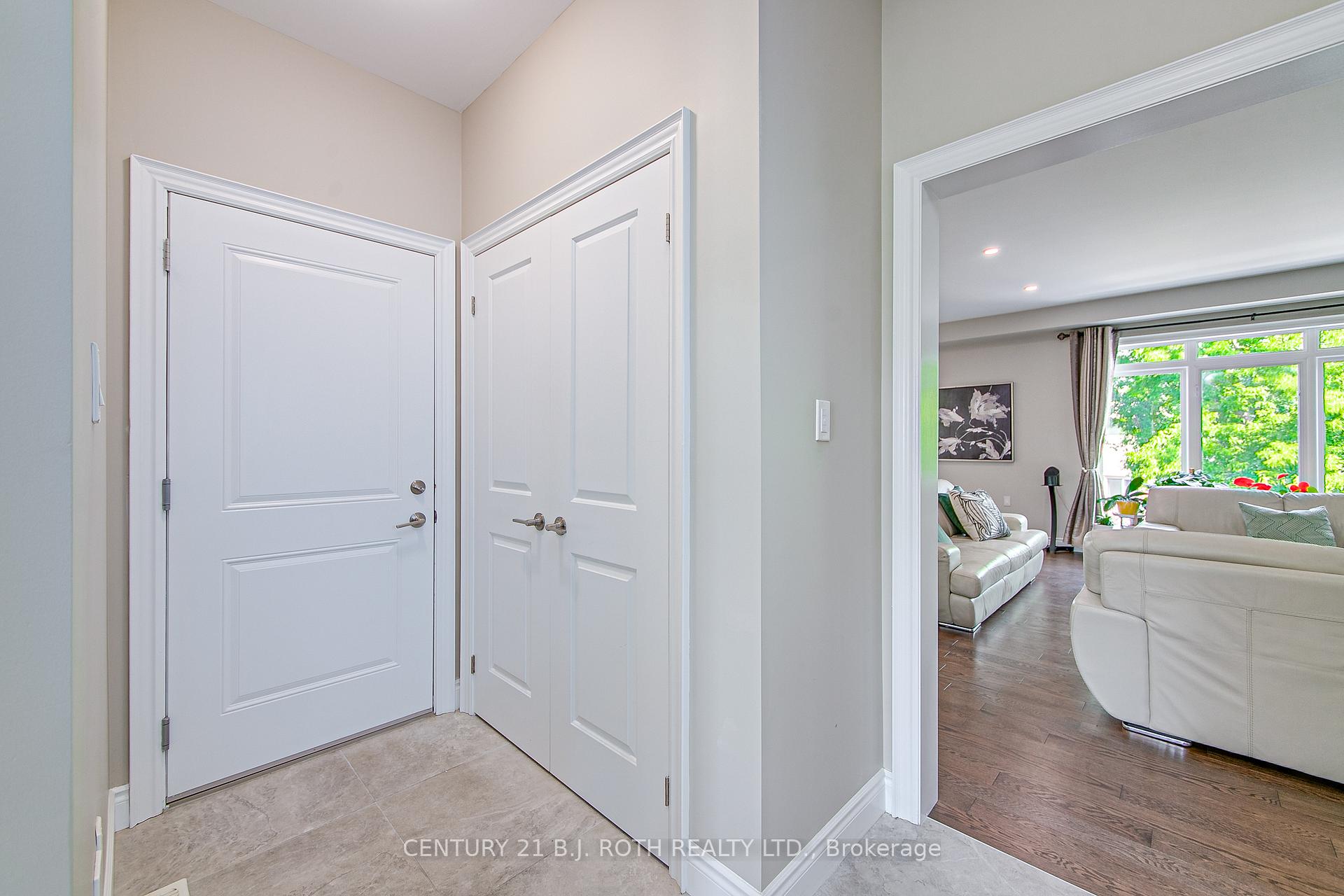 Photo 5 of 165 Bishop Drive E, Barrie, Ardagh — HOMEH
