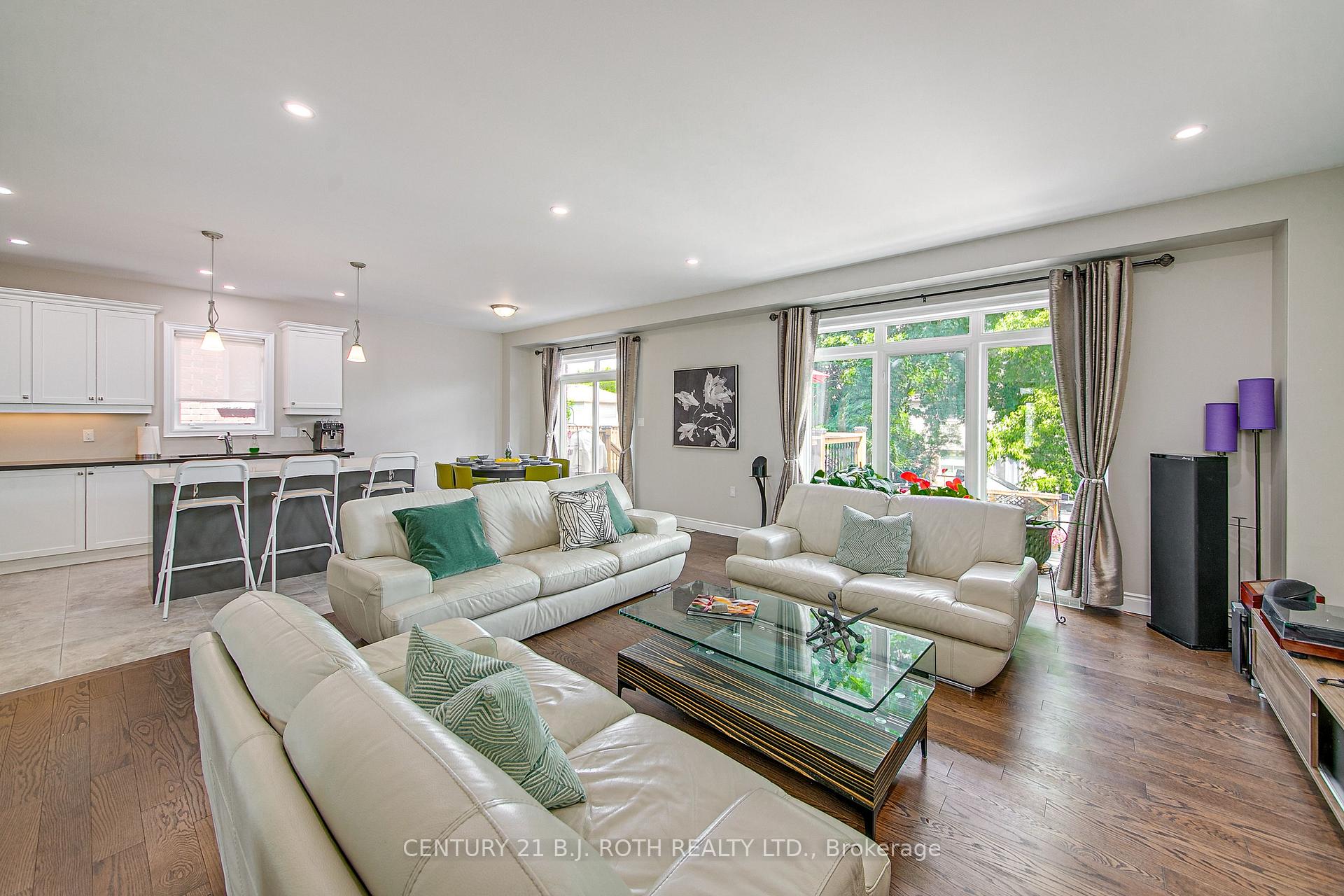 Photo 7 of 165 Bishop Drive E, Barrie, Ardagh — HOMEH