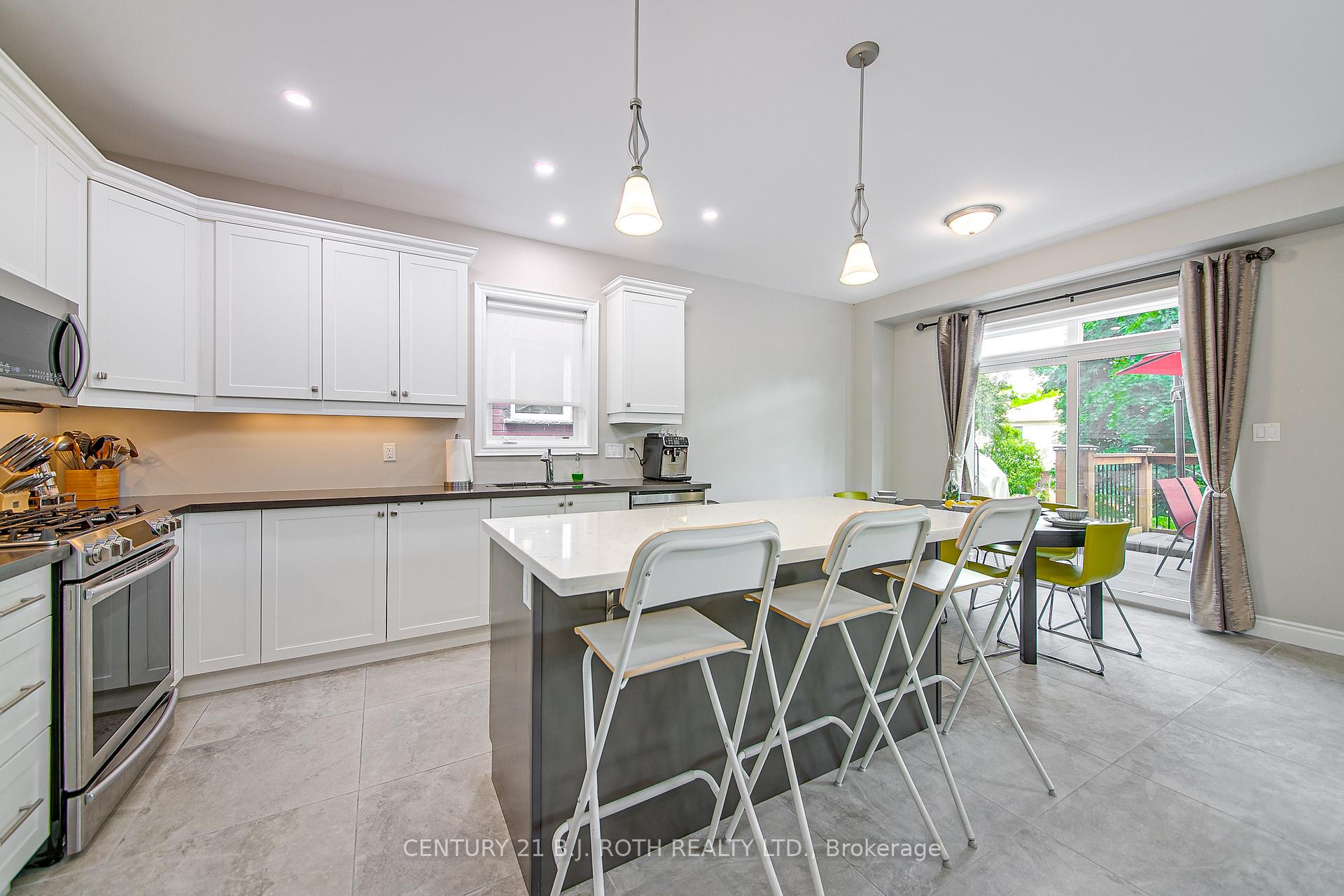 Photo 14 of 165 Bishop Drive E, Barrie, Ardagh — HOMEH
