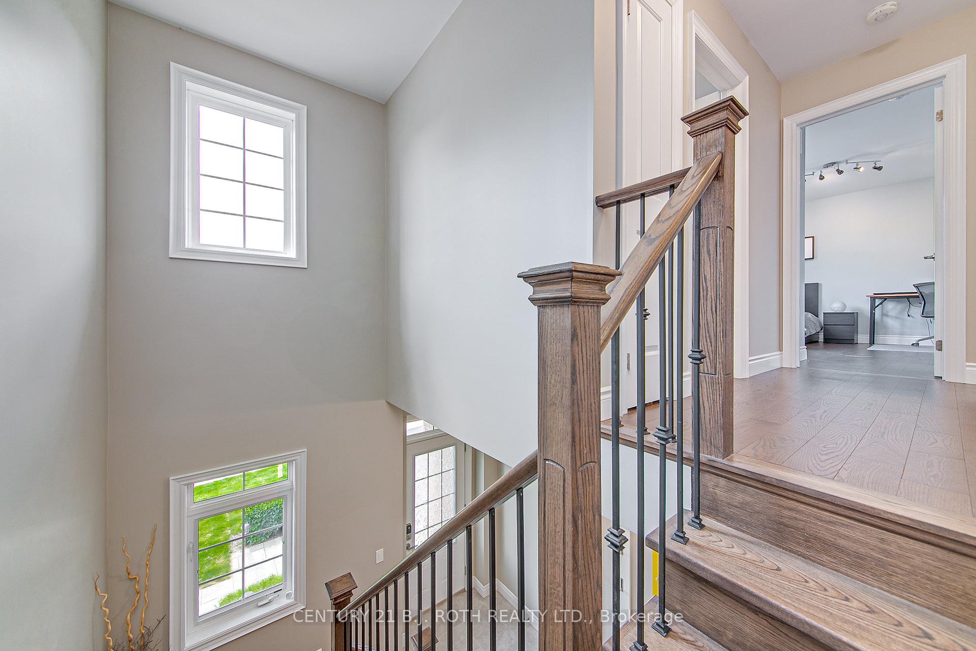 Photo 15 of 165 Bishop Drive E, Barrie, Ardagh — HOMEH