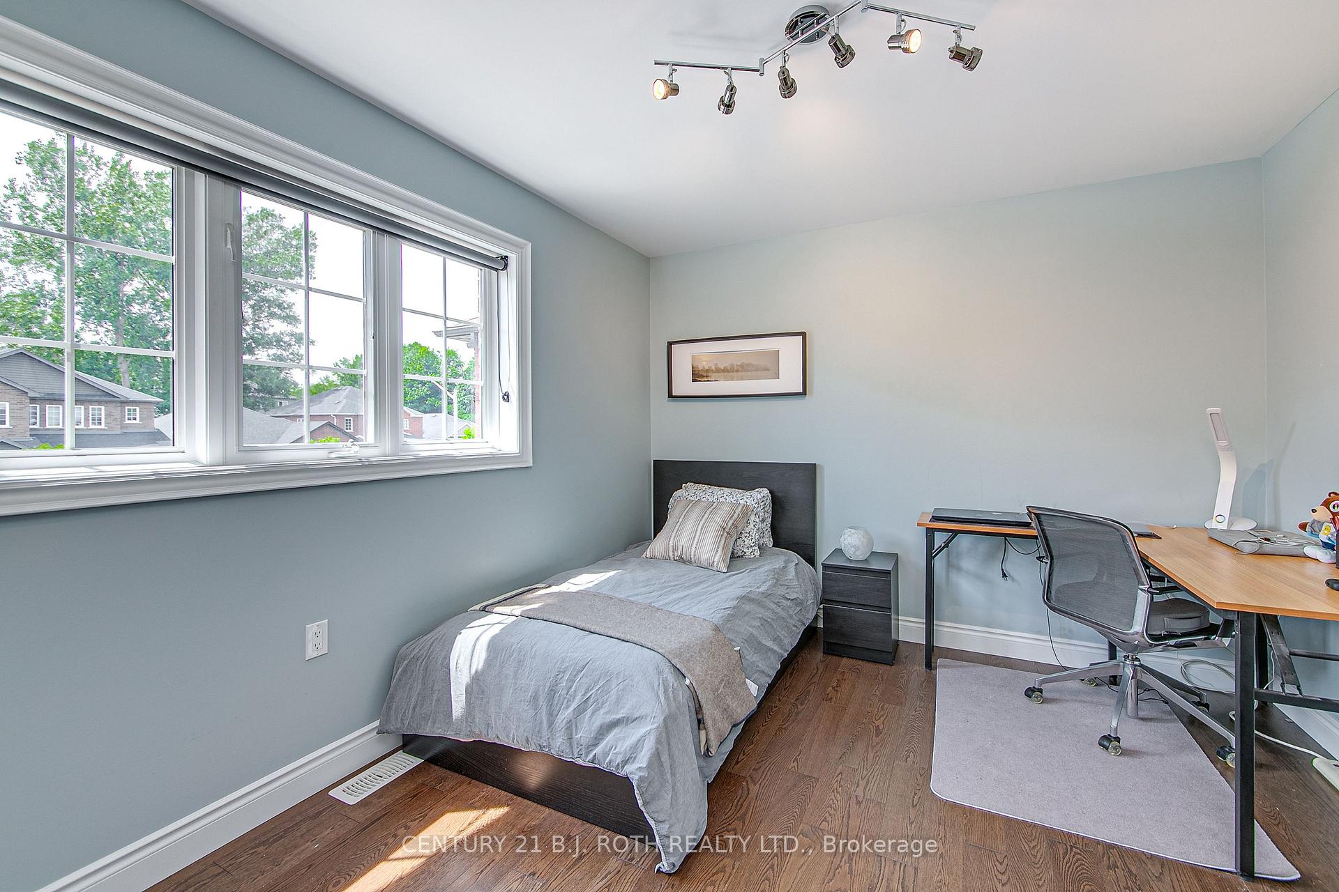 Photo 16 of 165 Bishop Drive E, Barrie, Ardagh — HOMEH