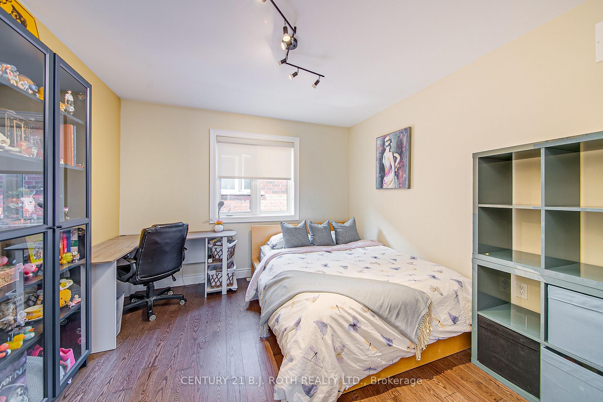 Photo 18 of 165 Bishop Drive E, Barrie, Ardagh — HOMEH