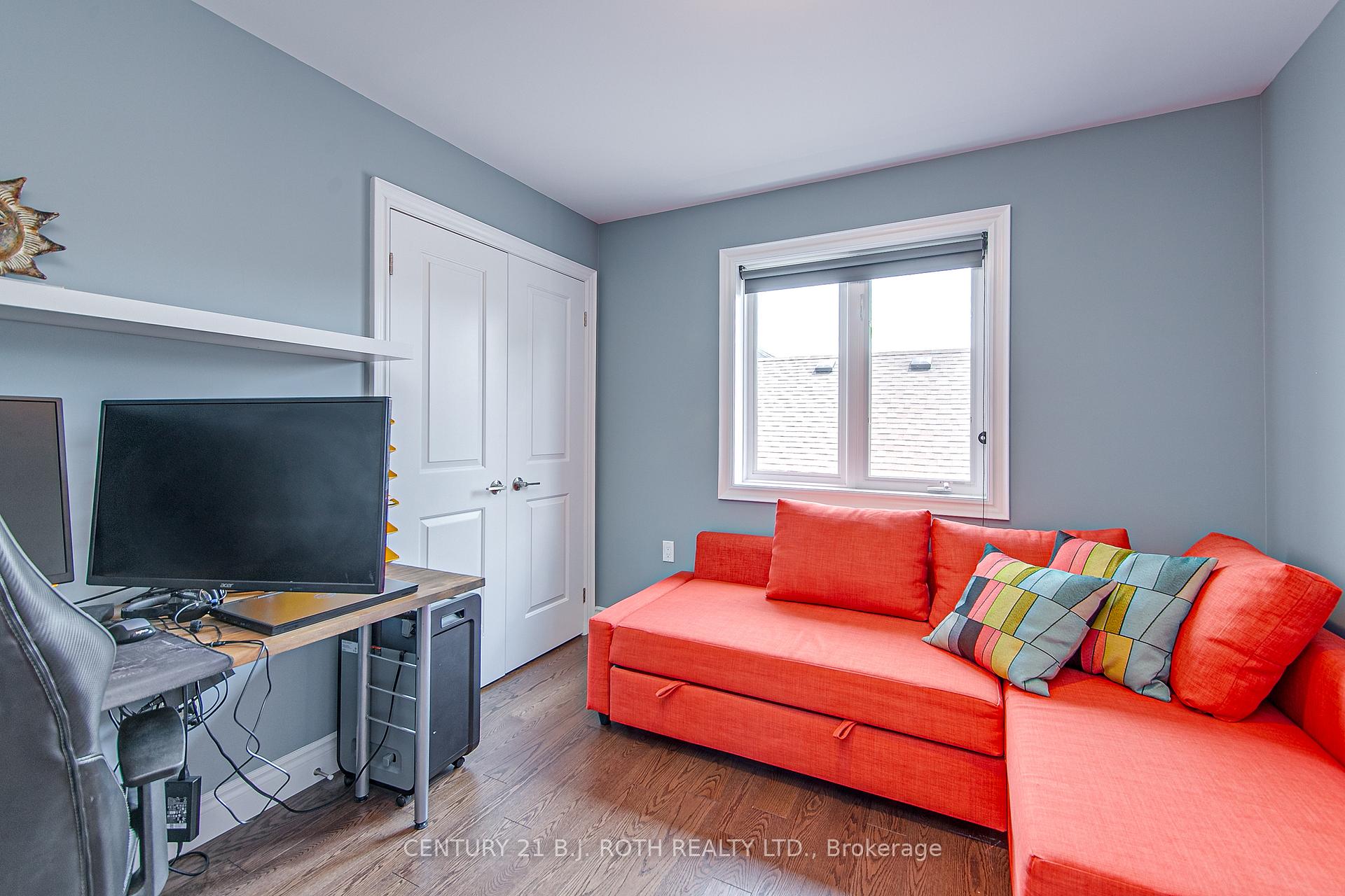 Photo 19 of 165 Bishop Drive E, Barrie, Ardagh — HOMEH