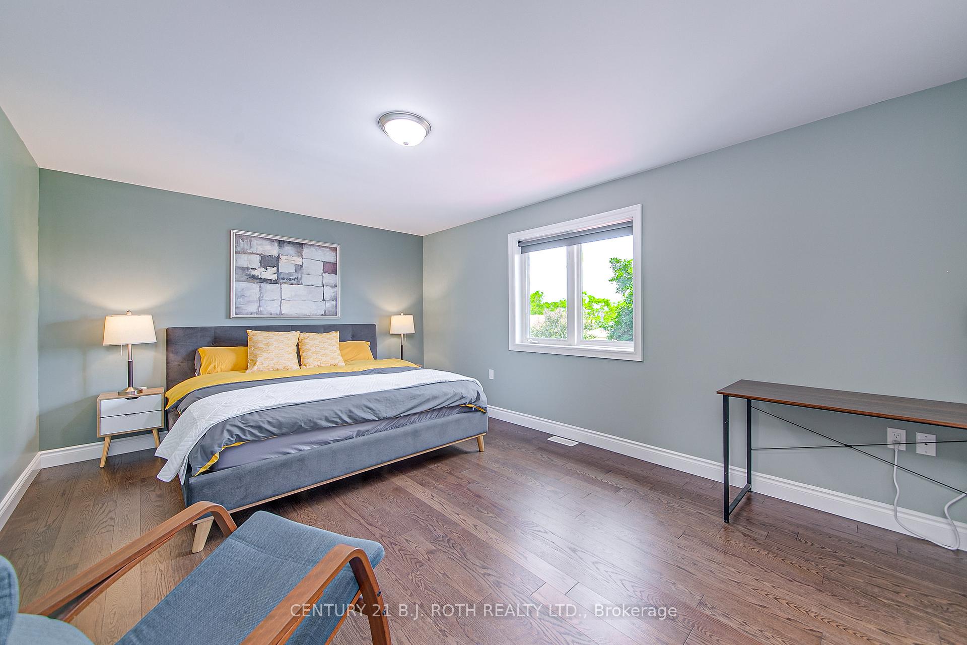 Photo 21 of 165 Bishop Drive E, Barrie, Ardagh — HOMEH