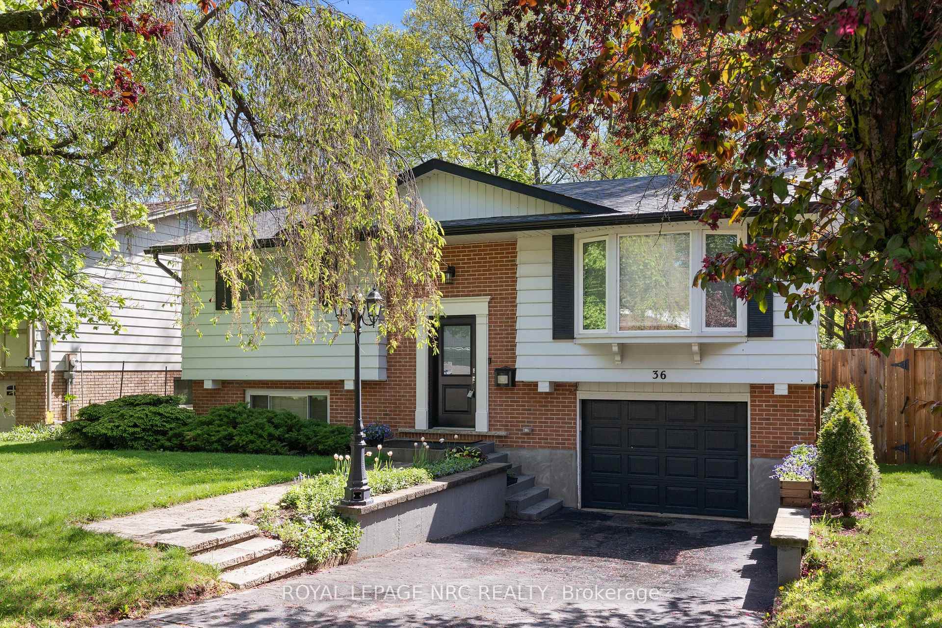 Photo 1 of 36 Royal Oak Drive, St. Catharines, Martindale Pond — HOMEH