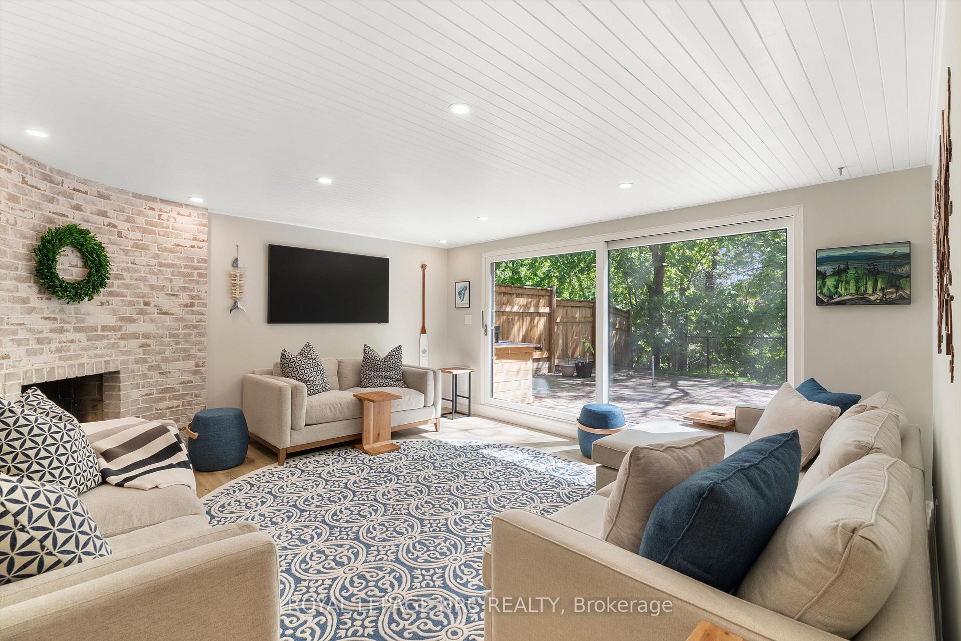 Photo 26 of 36 Royal Oak Drive, St. Catharines, Martindale Pond — HOMEH