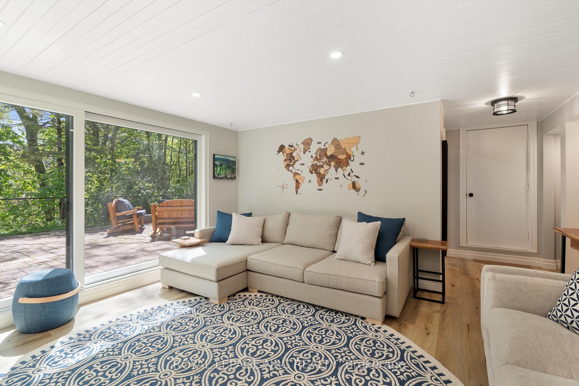 Photo 27 of 36 Royal Oak Drive, St. Catharines, Martindale Pond — HOMEH