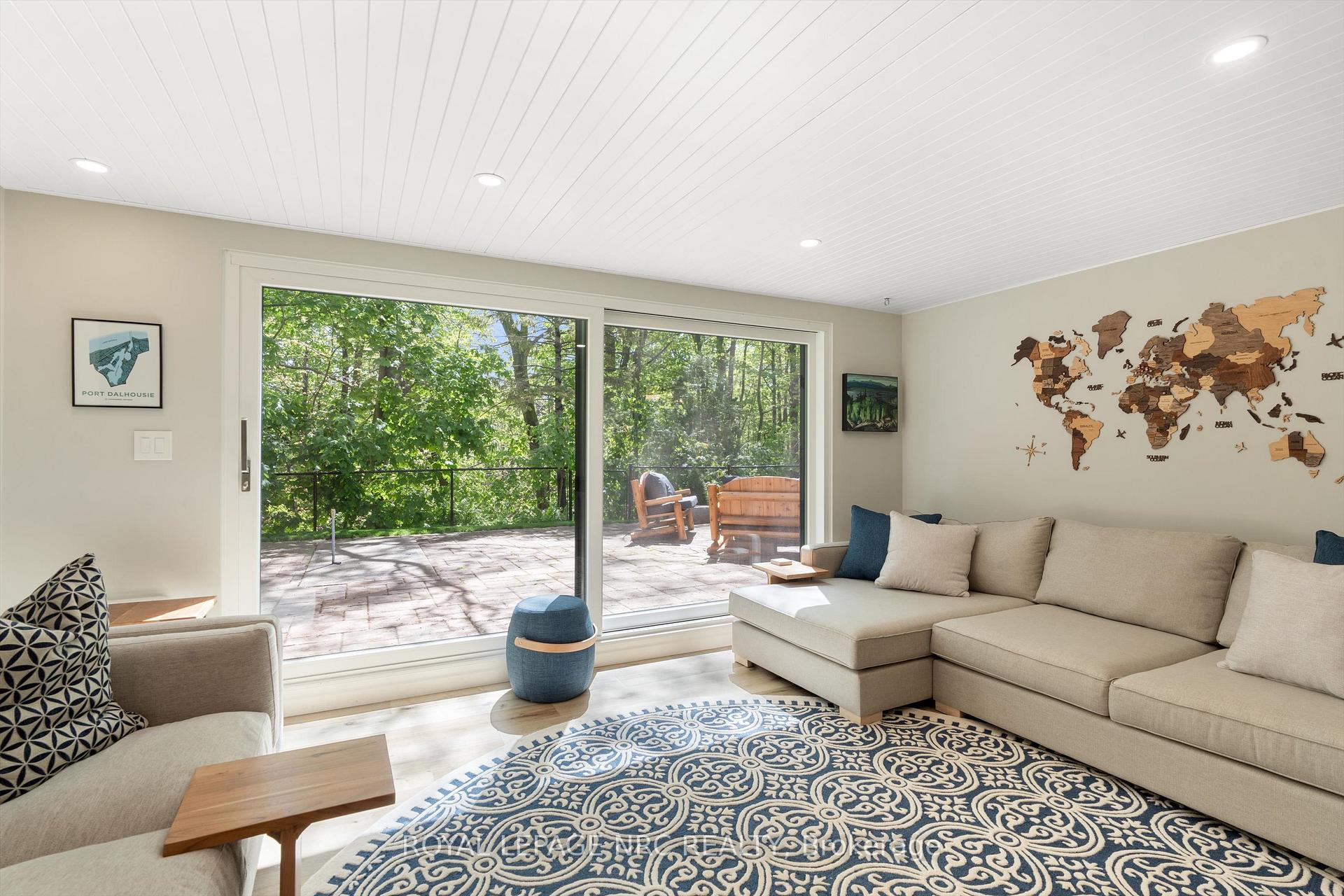 Photo 28 of 36 Royal Oak Drive, St. Catharines, Martindale Pond — HOMEH