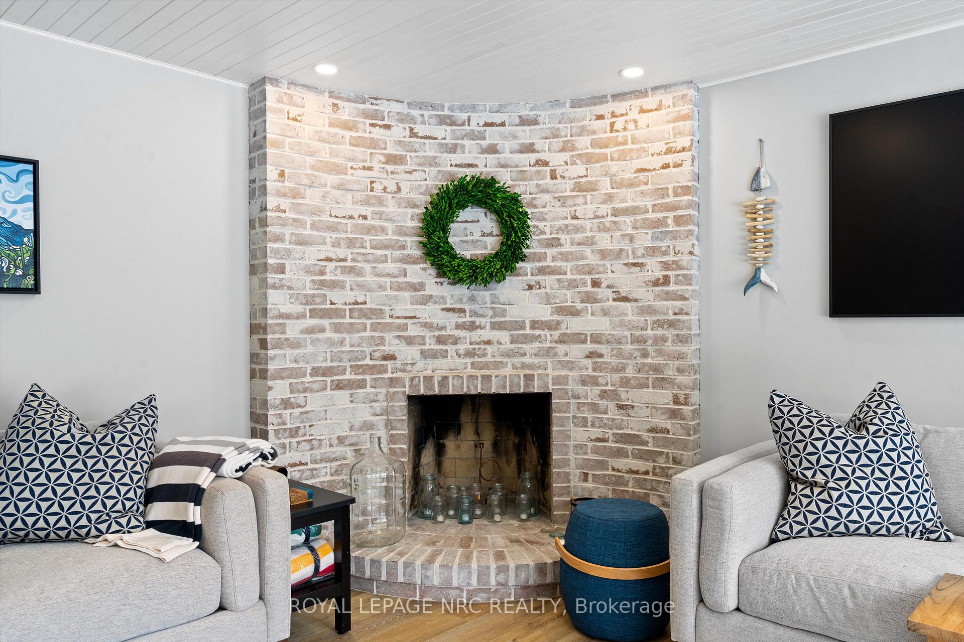 Photo 31 of 36 Royal Oak Drive, St. Catharines, Martindale Pond — HOMEH