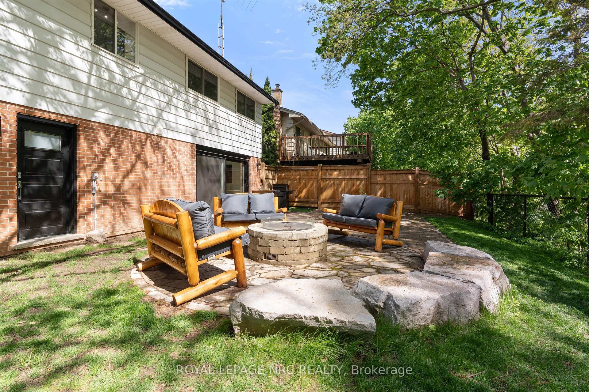 Photo 34 of 36 Royal Oak Drive, St. Catharines, Martindale Pond — HOMEH