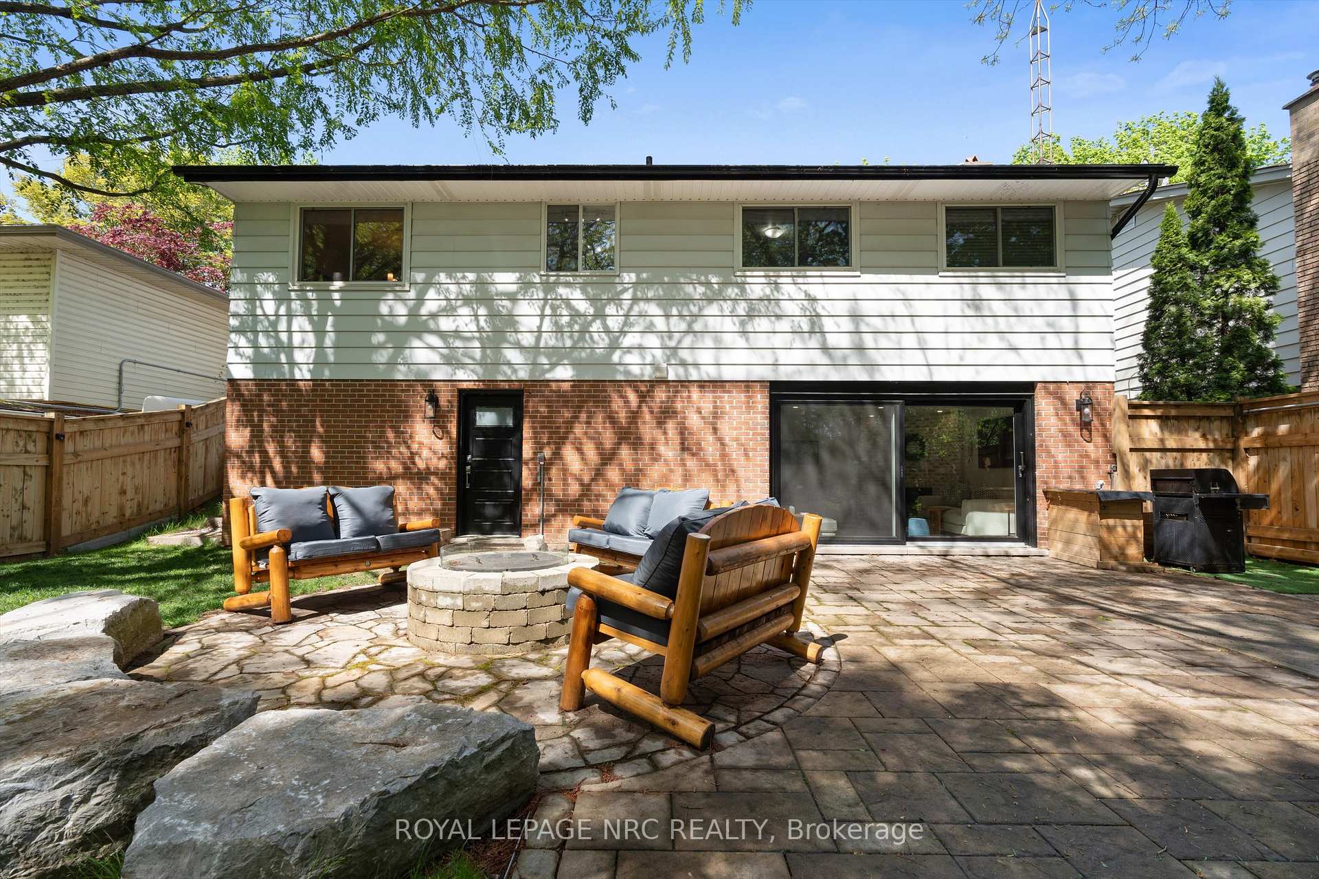 Photo 37 of 36 Royal Oak Drive, St. Catharines, Martindale Pond — HOMEH