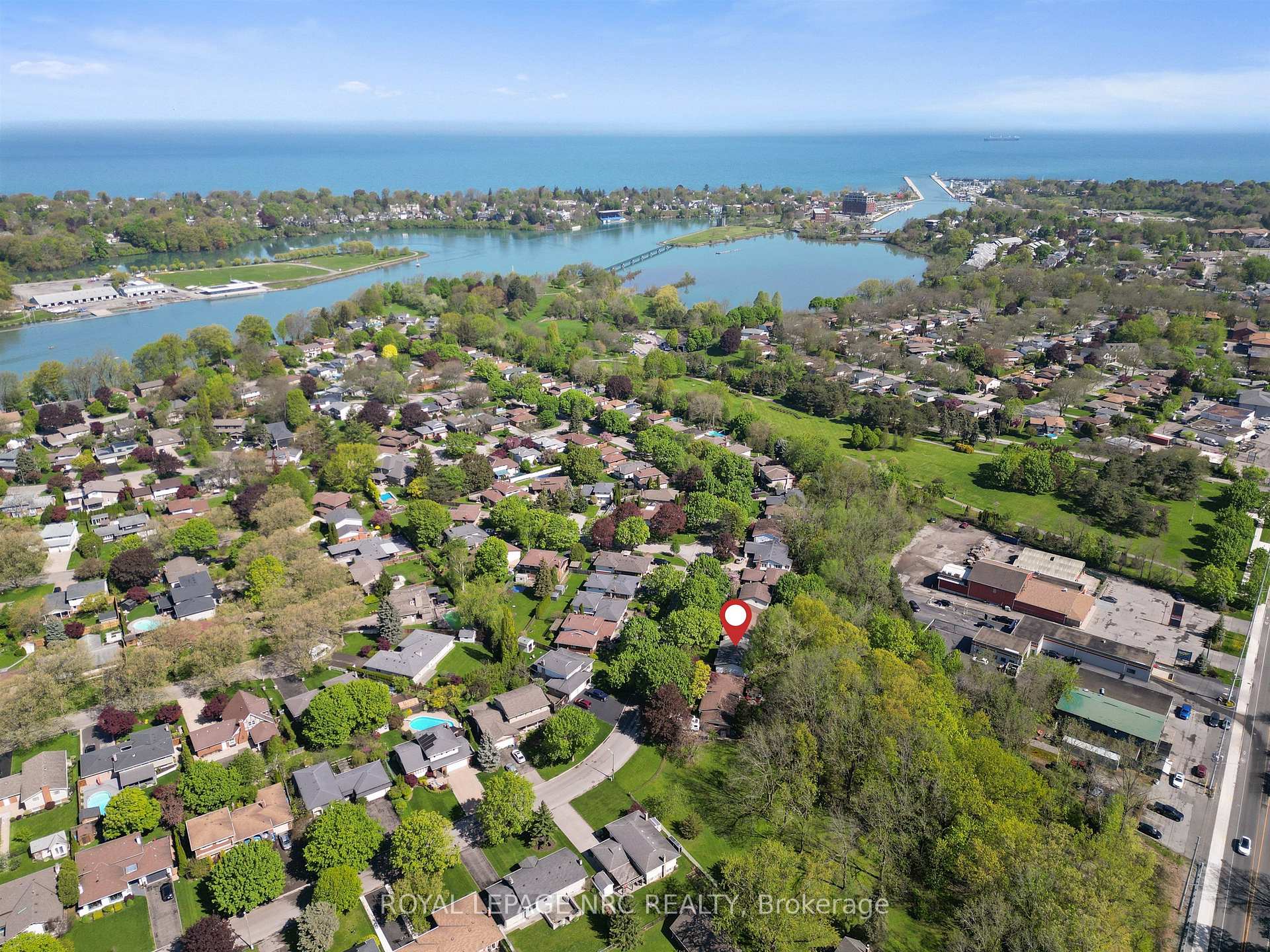Photo 43 of 36 Royal Oak Drive, St. Catharines, Martindale Pond — HOMEH